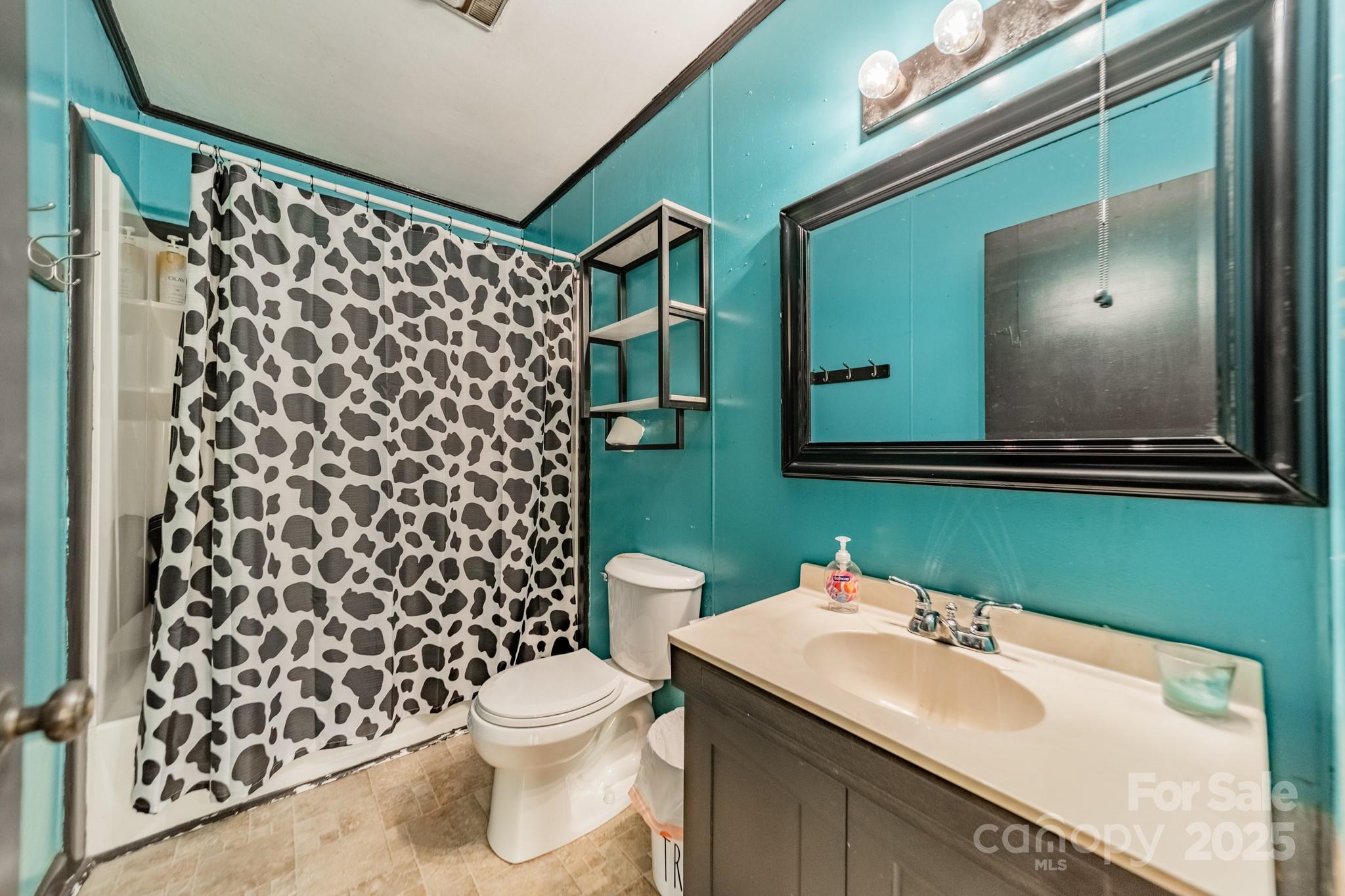 807 and 809 Sparrow Springs Road