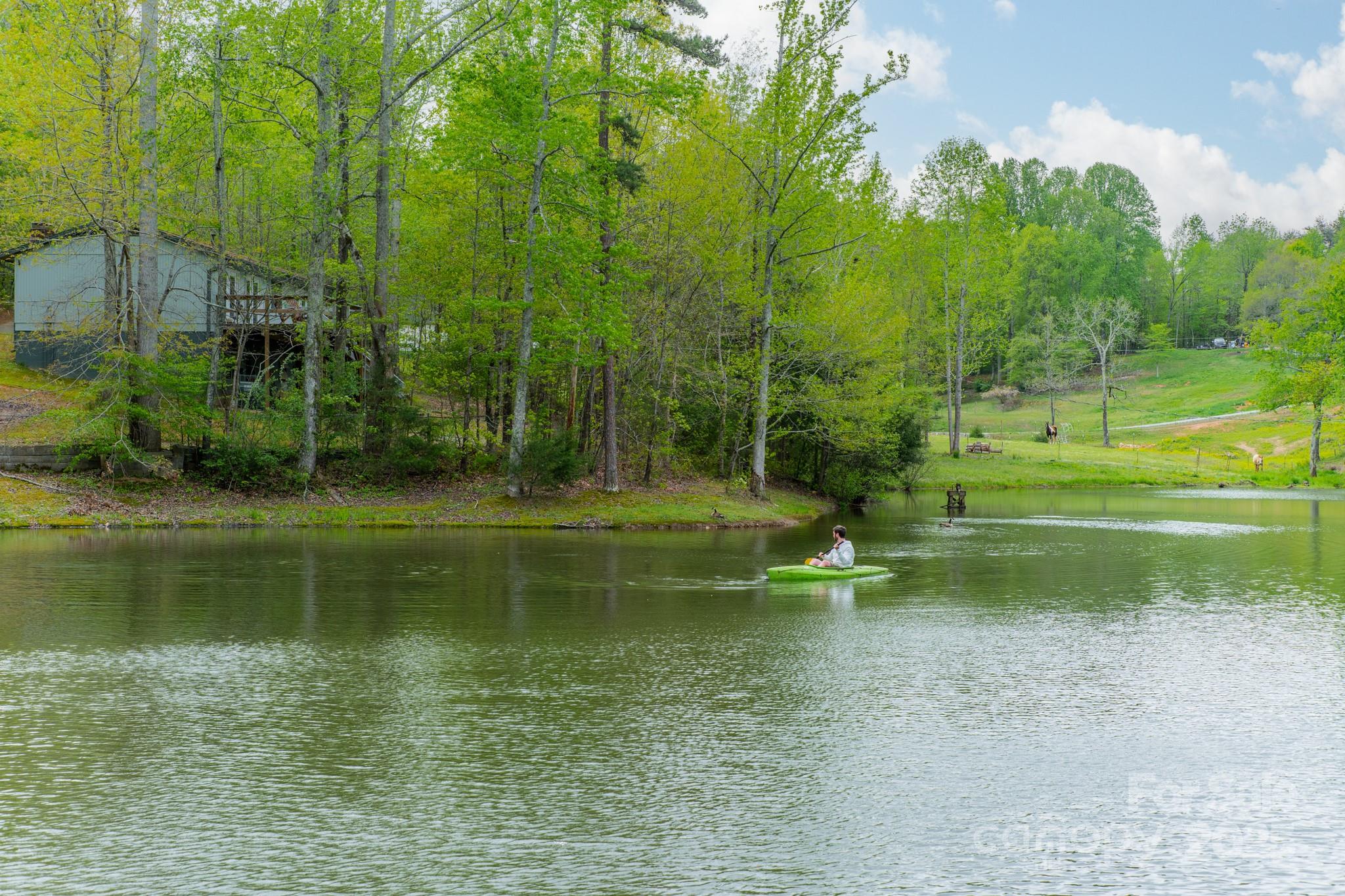 807 and 809 Sparrow Springs Road