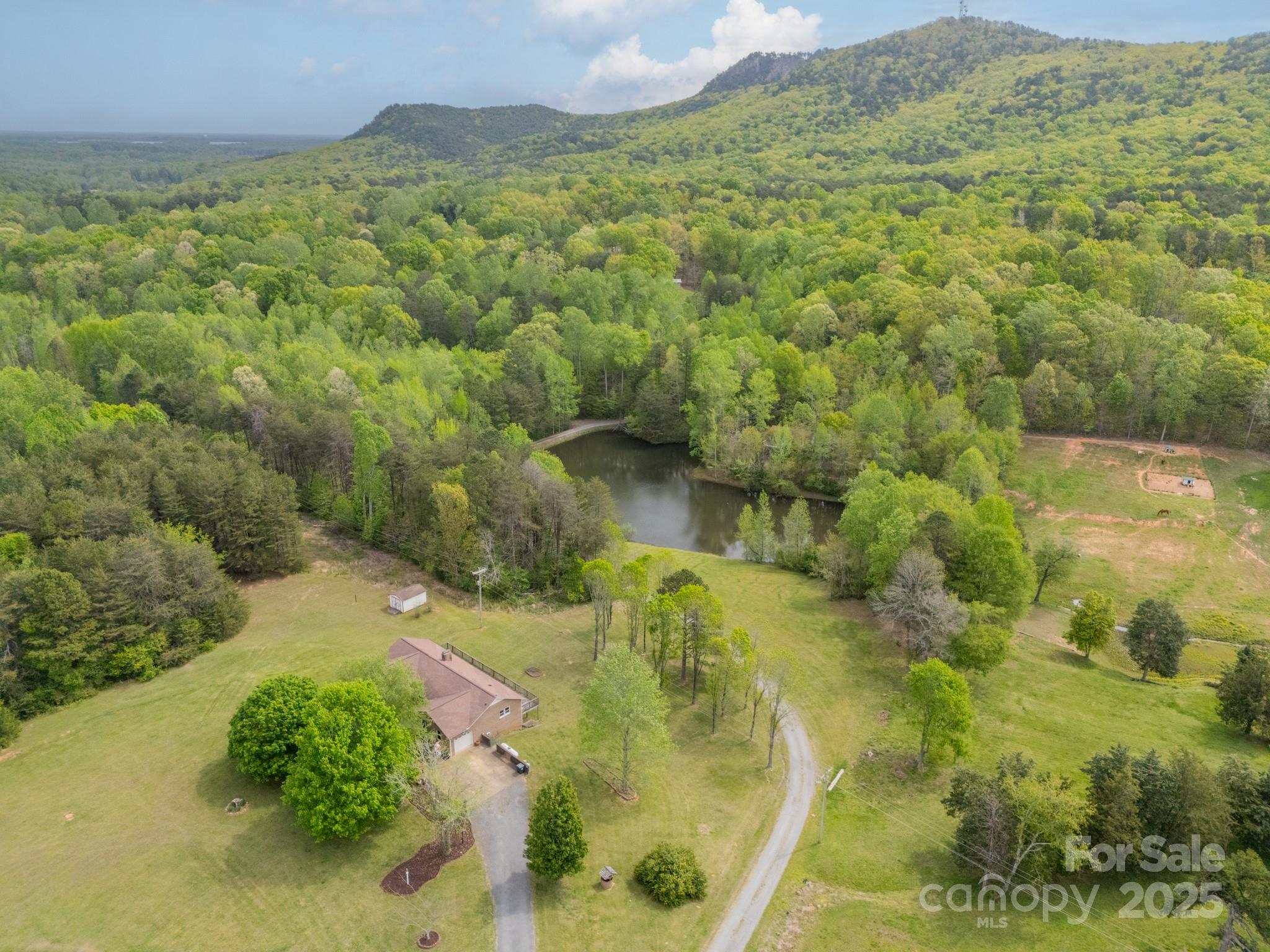 807 and 809 Sparrow Springs Road