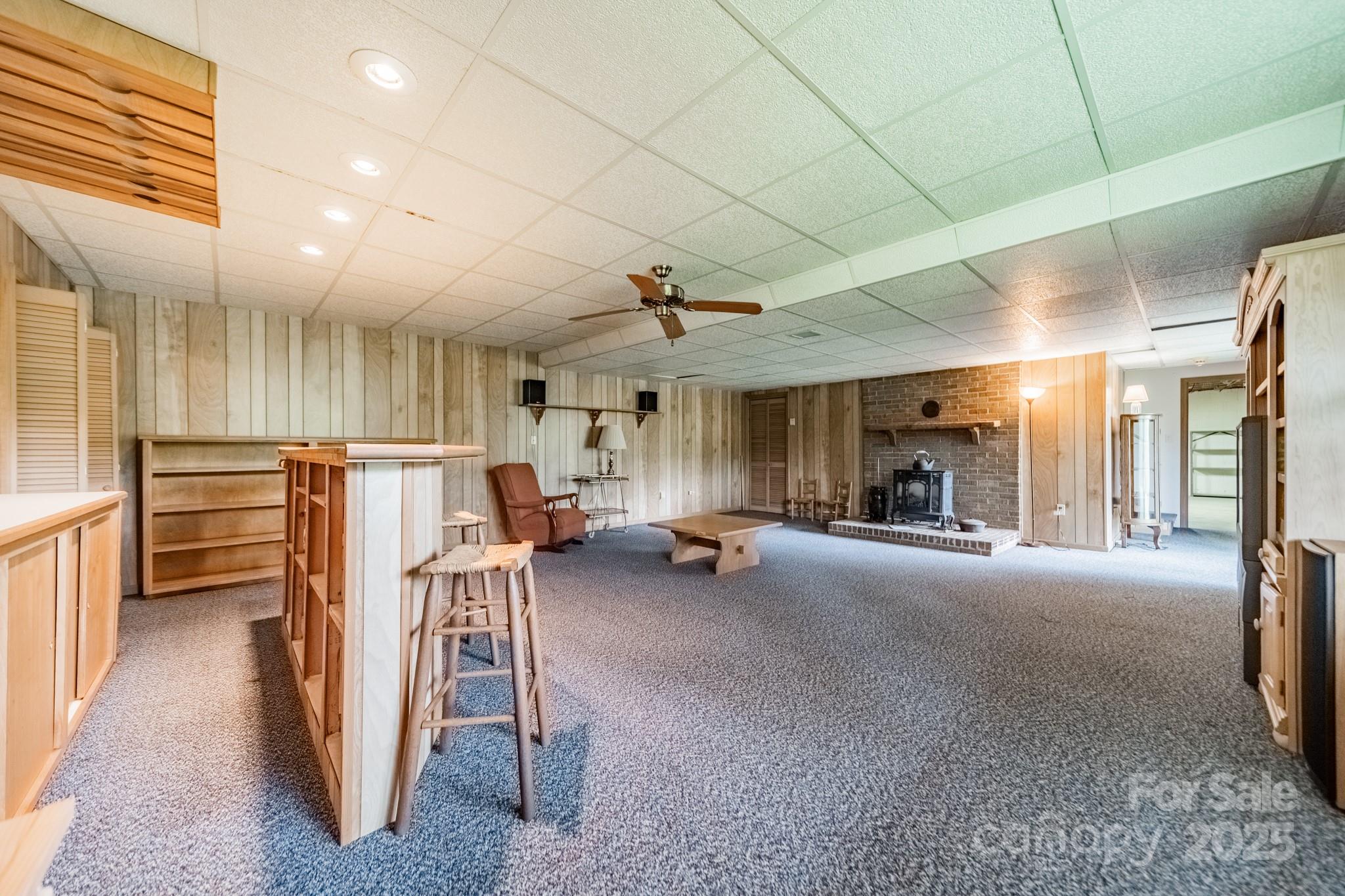 807 and 809 Sparrow Springs Road