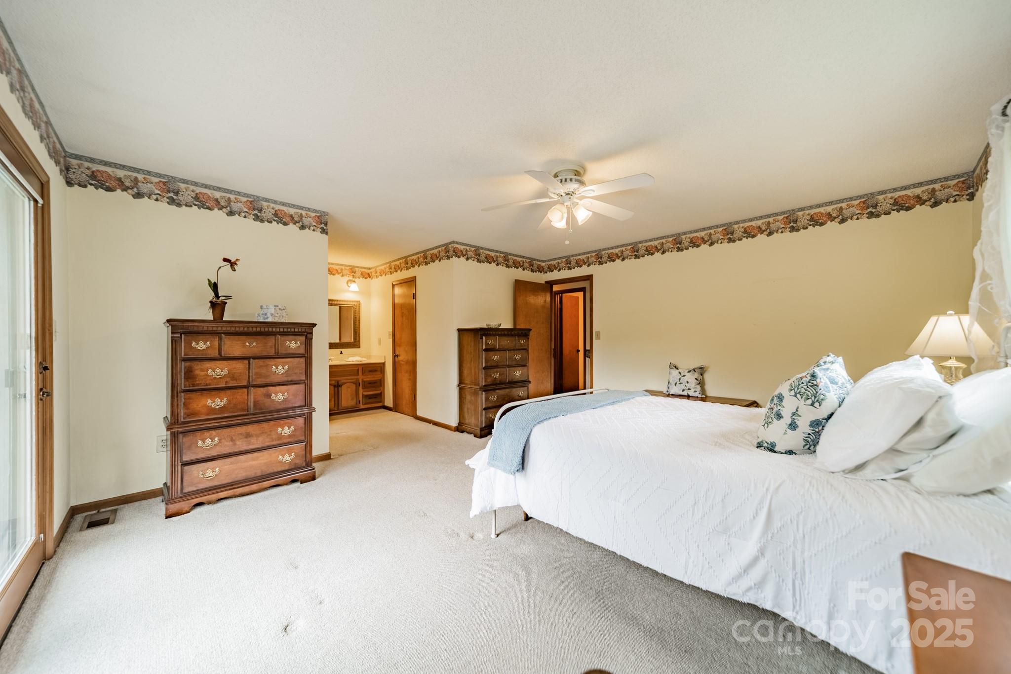 807 and 809 Sparrow Springs Road