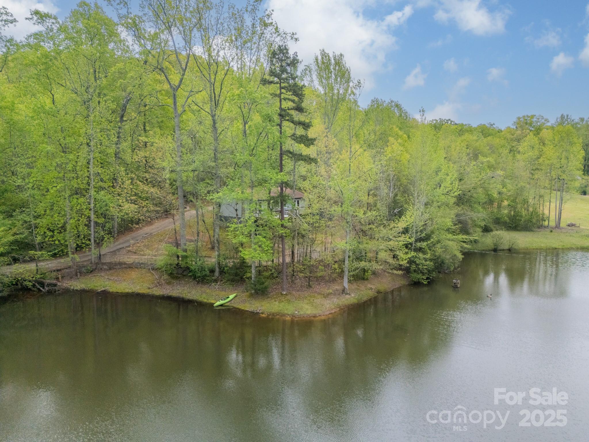 807 and 809 Sparrow Springs Road