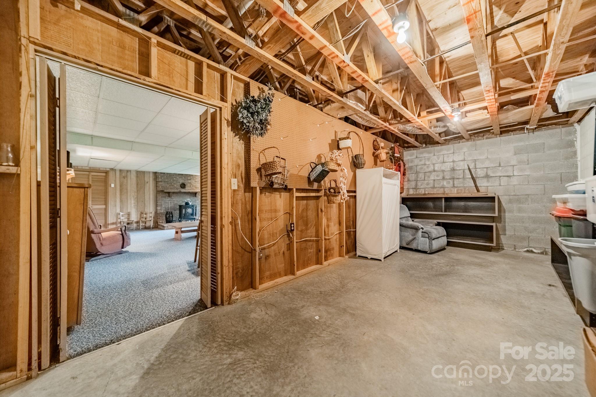 807 and 809 Sparrow Springs Road