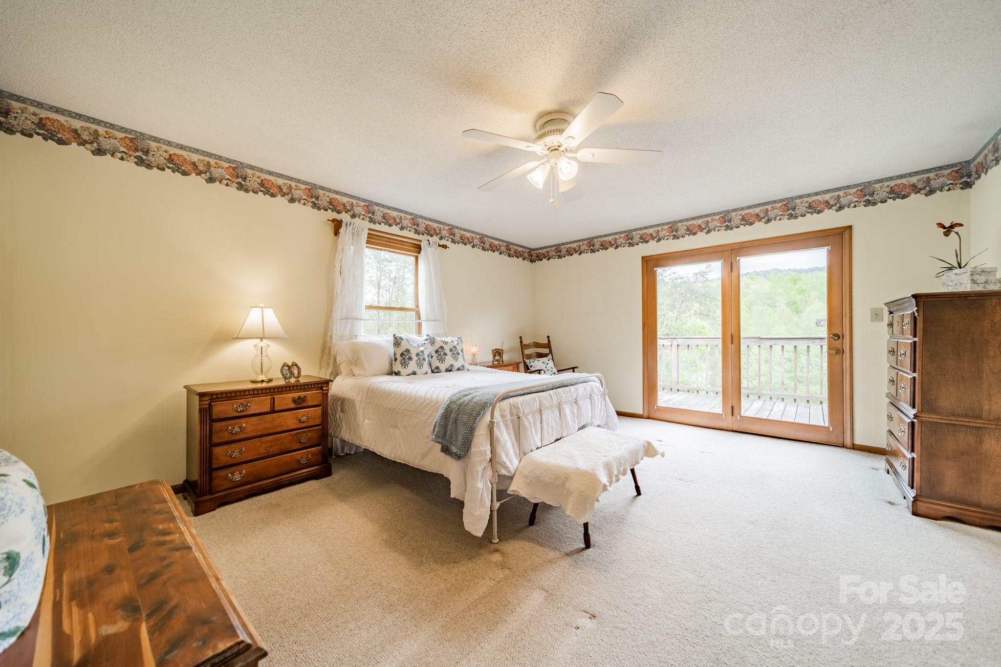 807 and 809 Sparrow Springs Road