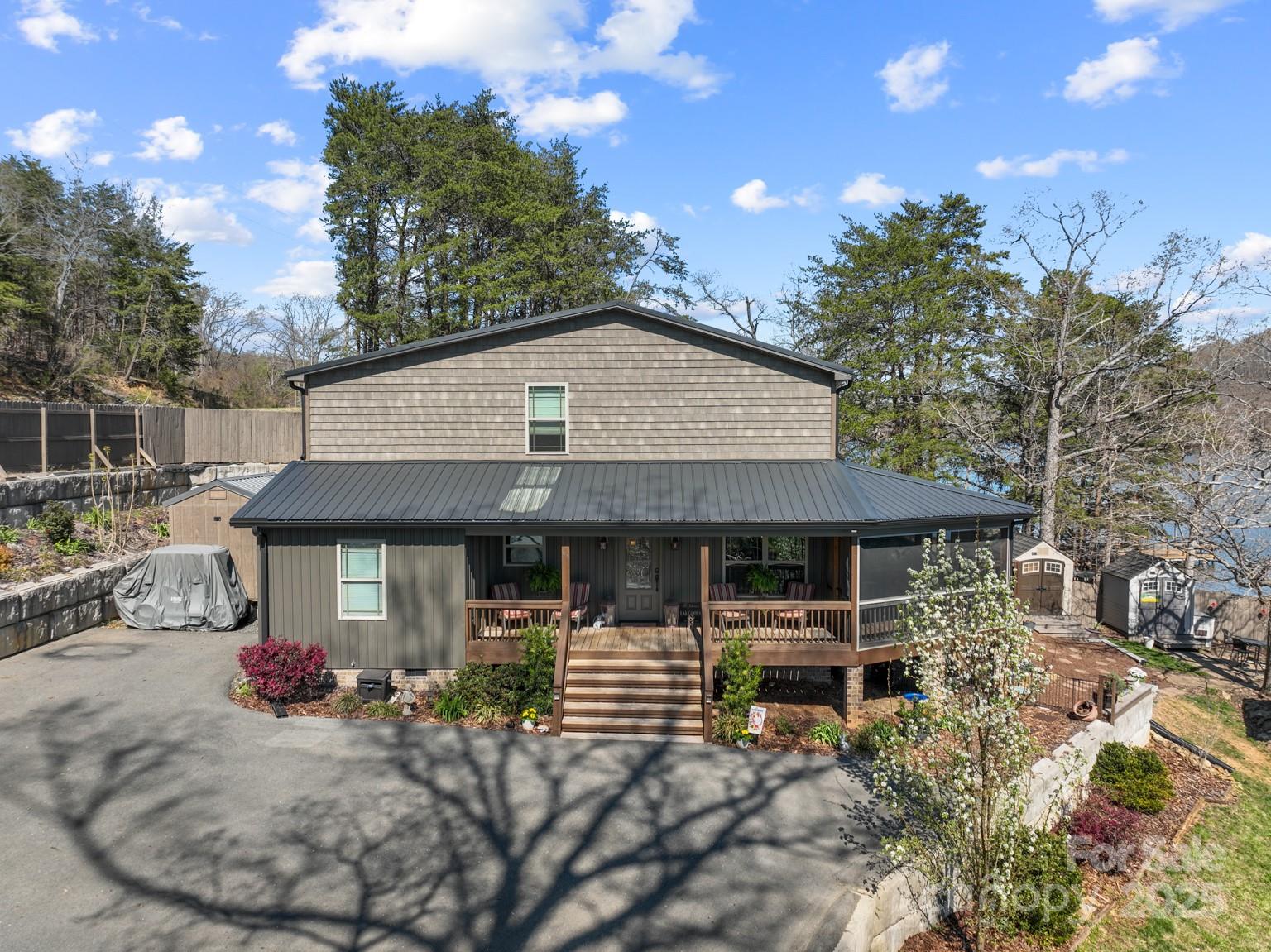 466 Shoreline Road