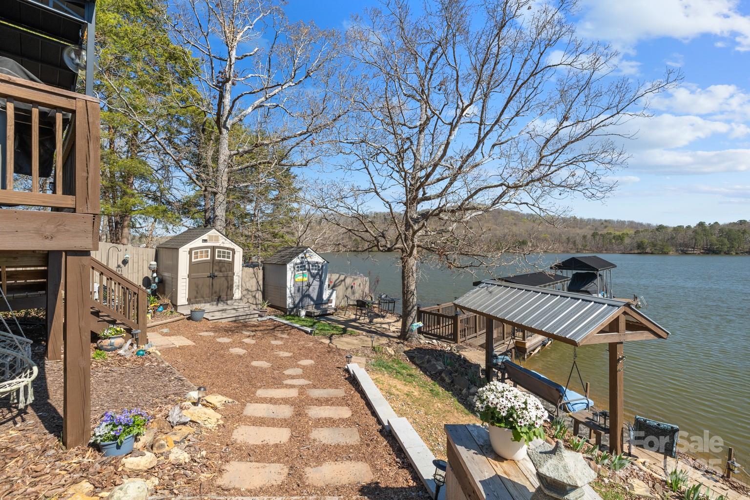 466 Shoreline Road
