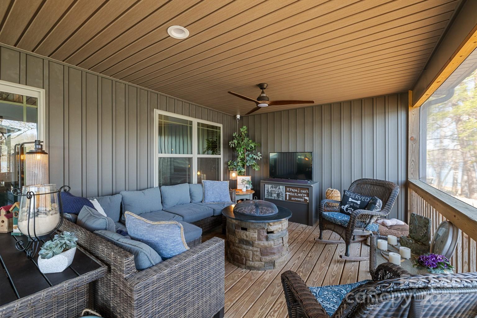 466 Shoreline Road
