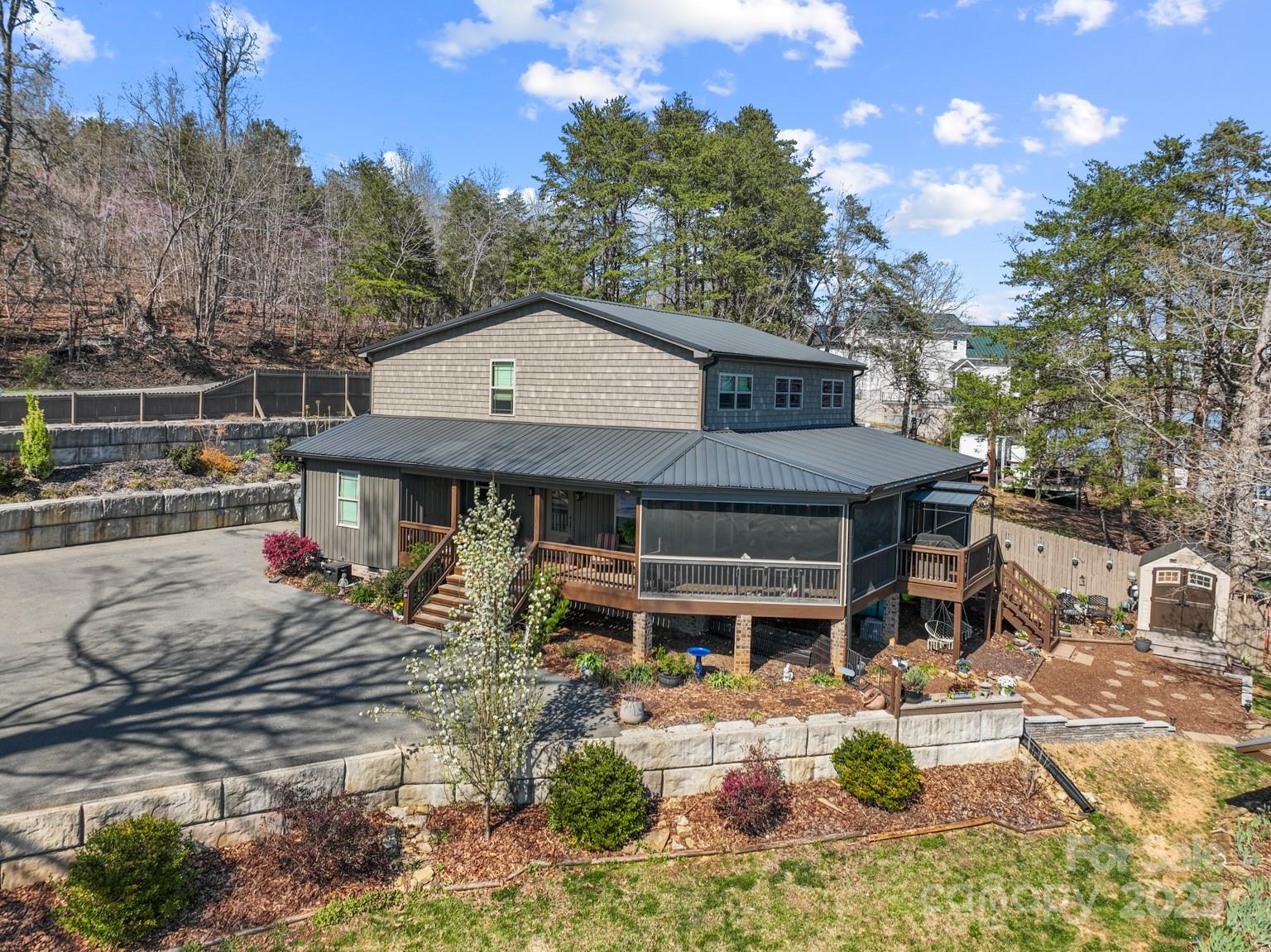 466 Shoreline Road