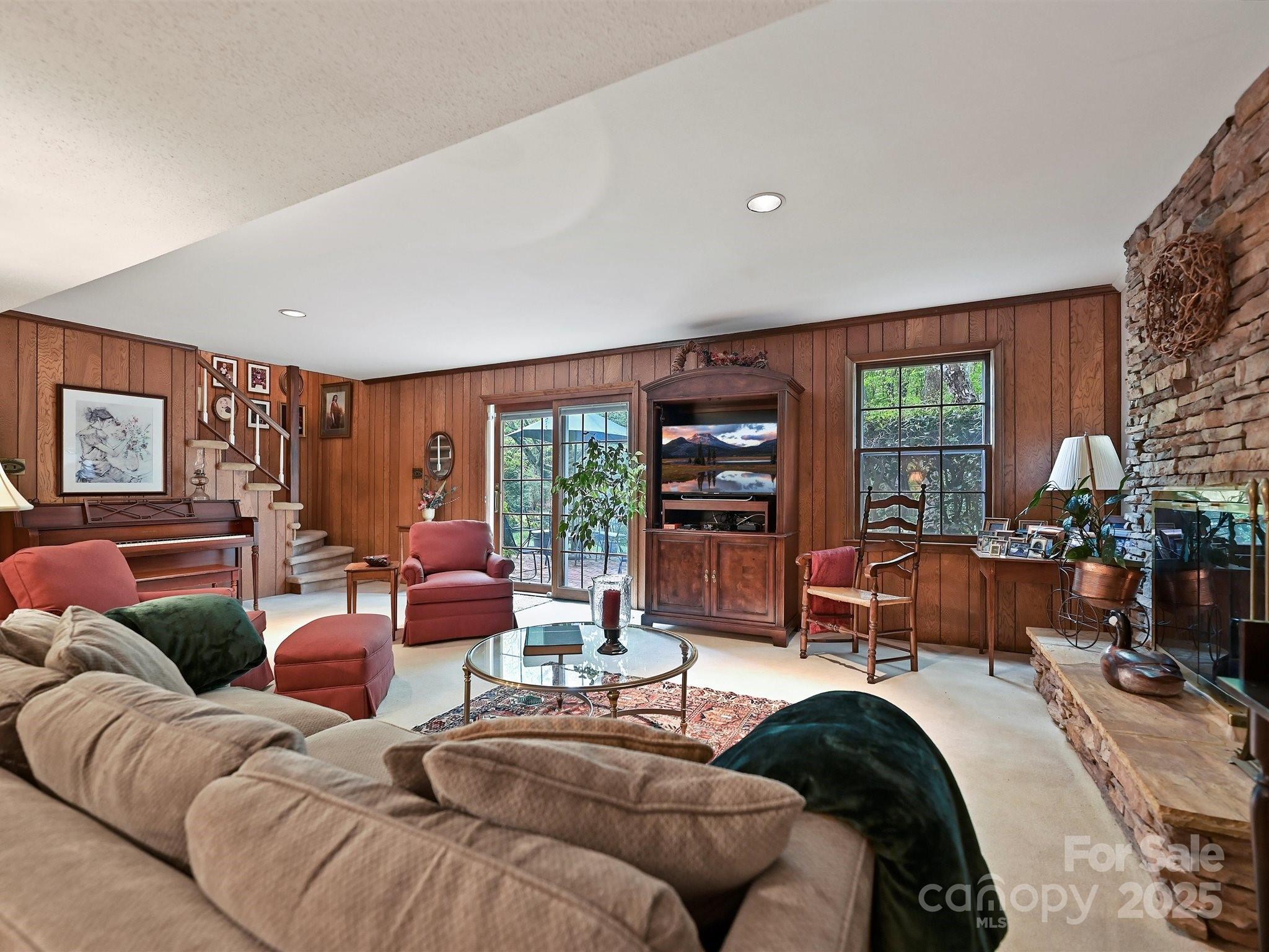 6420 Saint John Lane