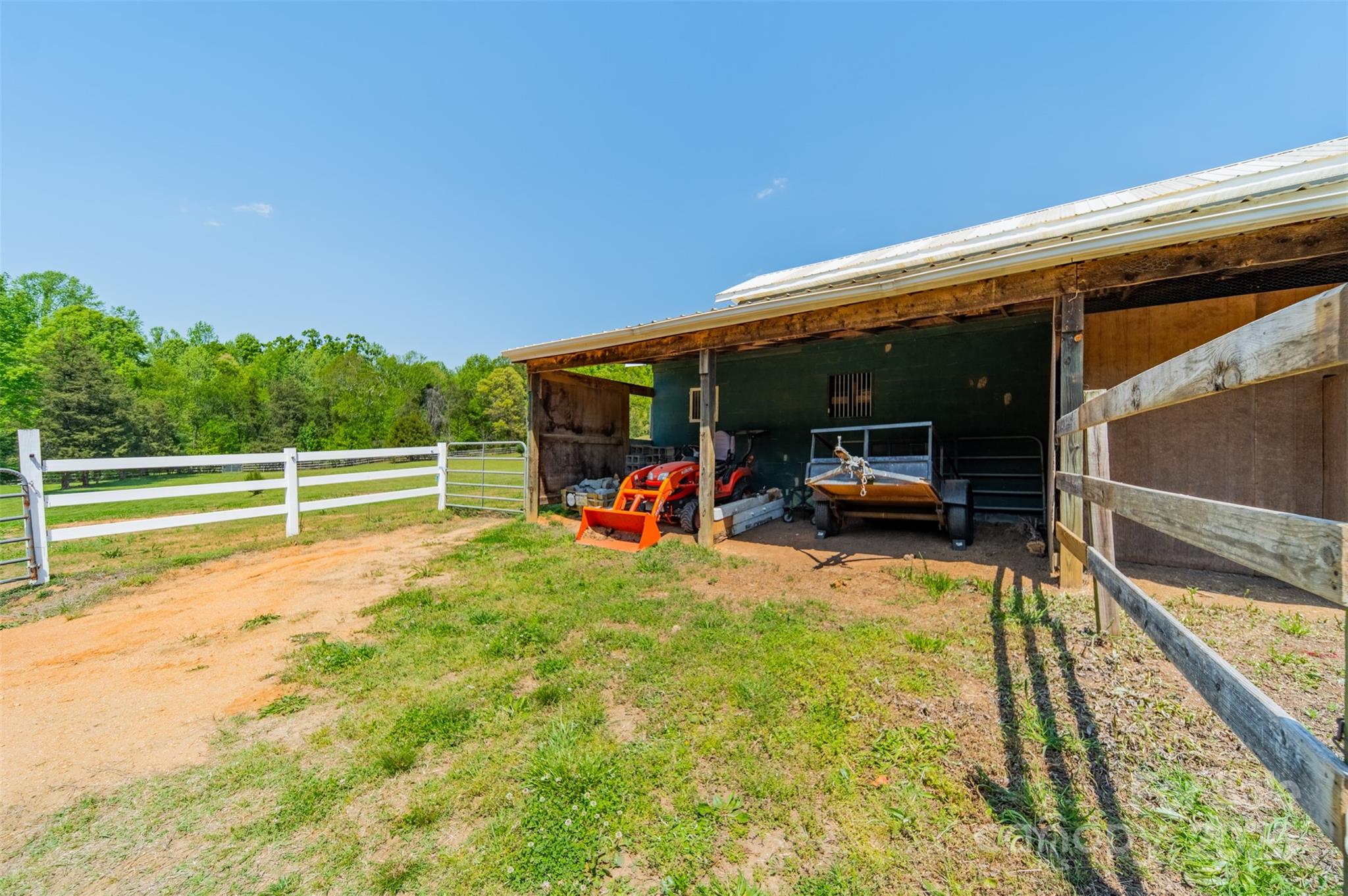 228 Red Dog Drive