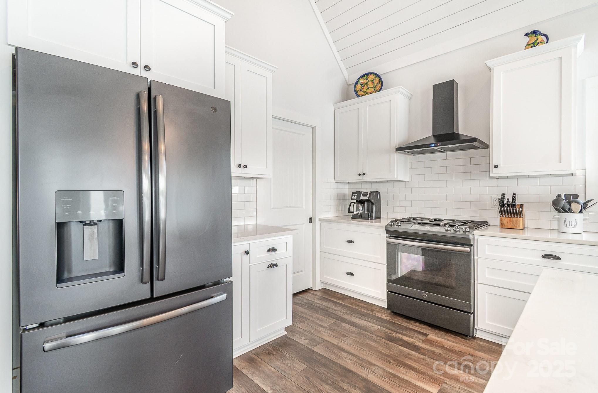 602 Shoreline Road Unit: 144