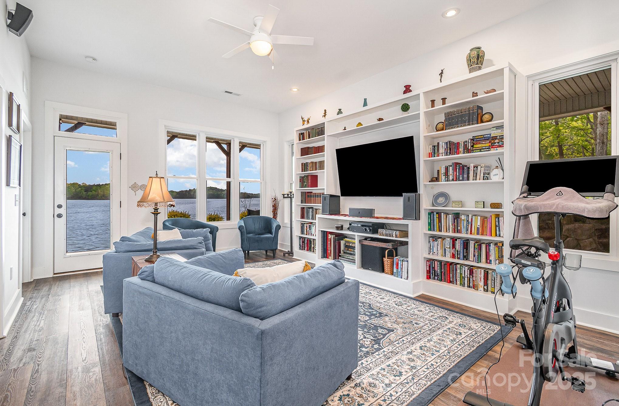 602 Shoreline Road Unit: 144