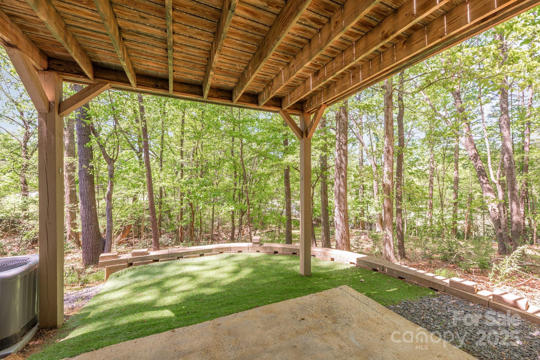 9012 Saint Thomas Lane