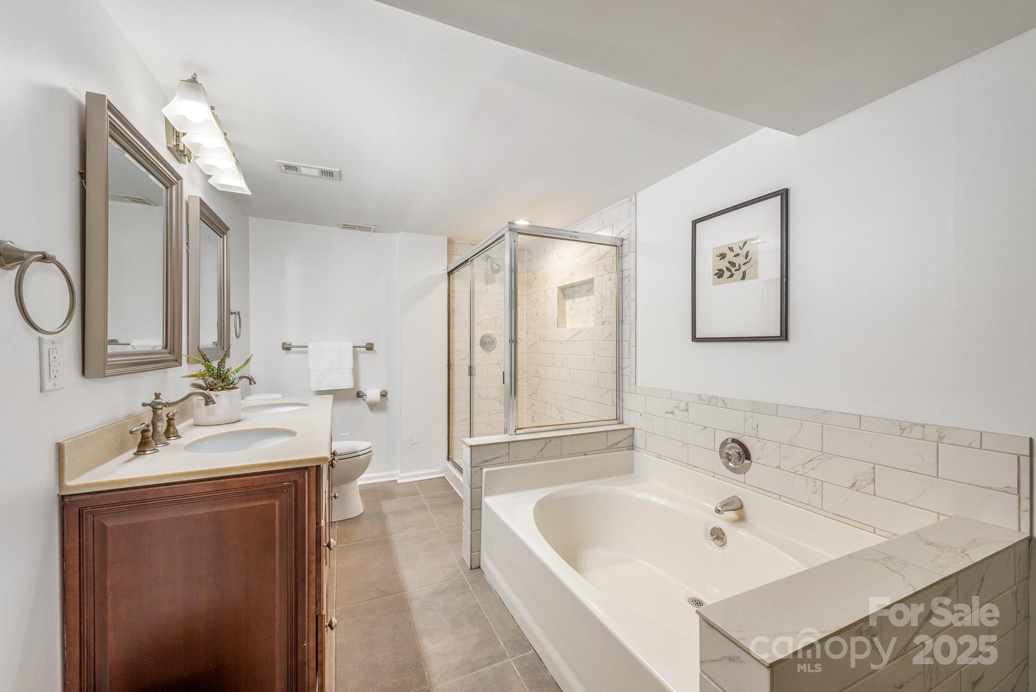 9012 Saint Thomas Lane