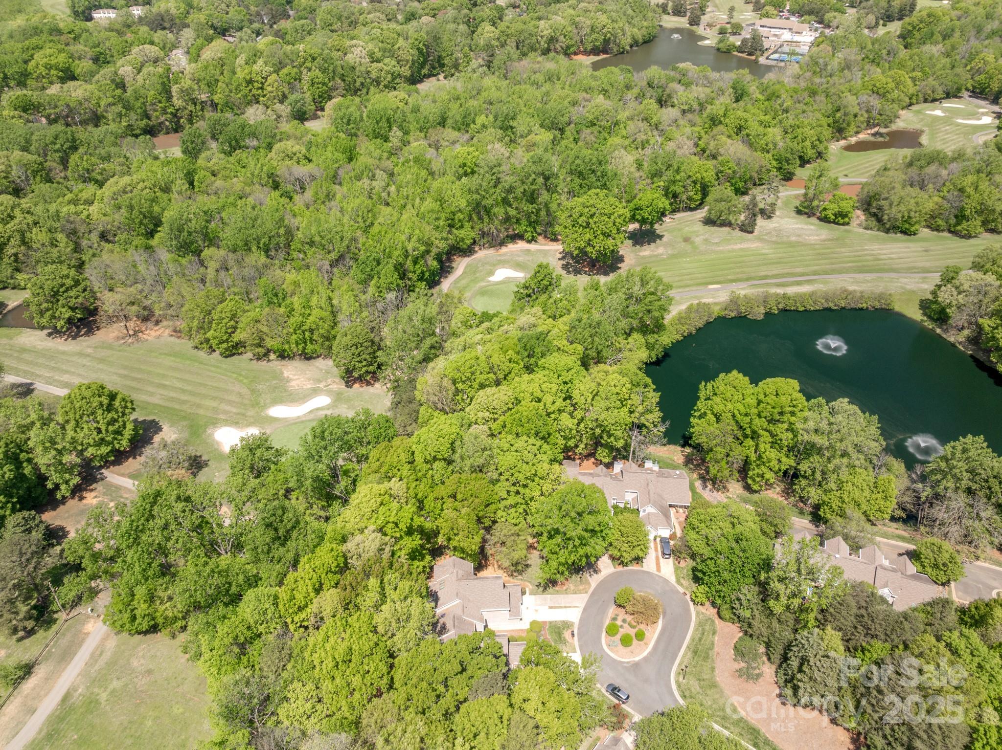 9012 Saint Thomas Lane