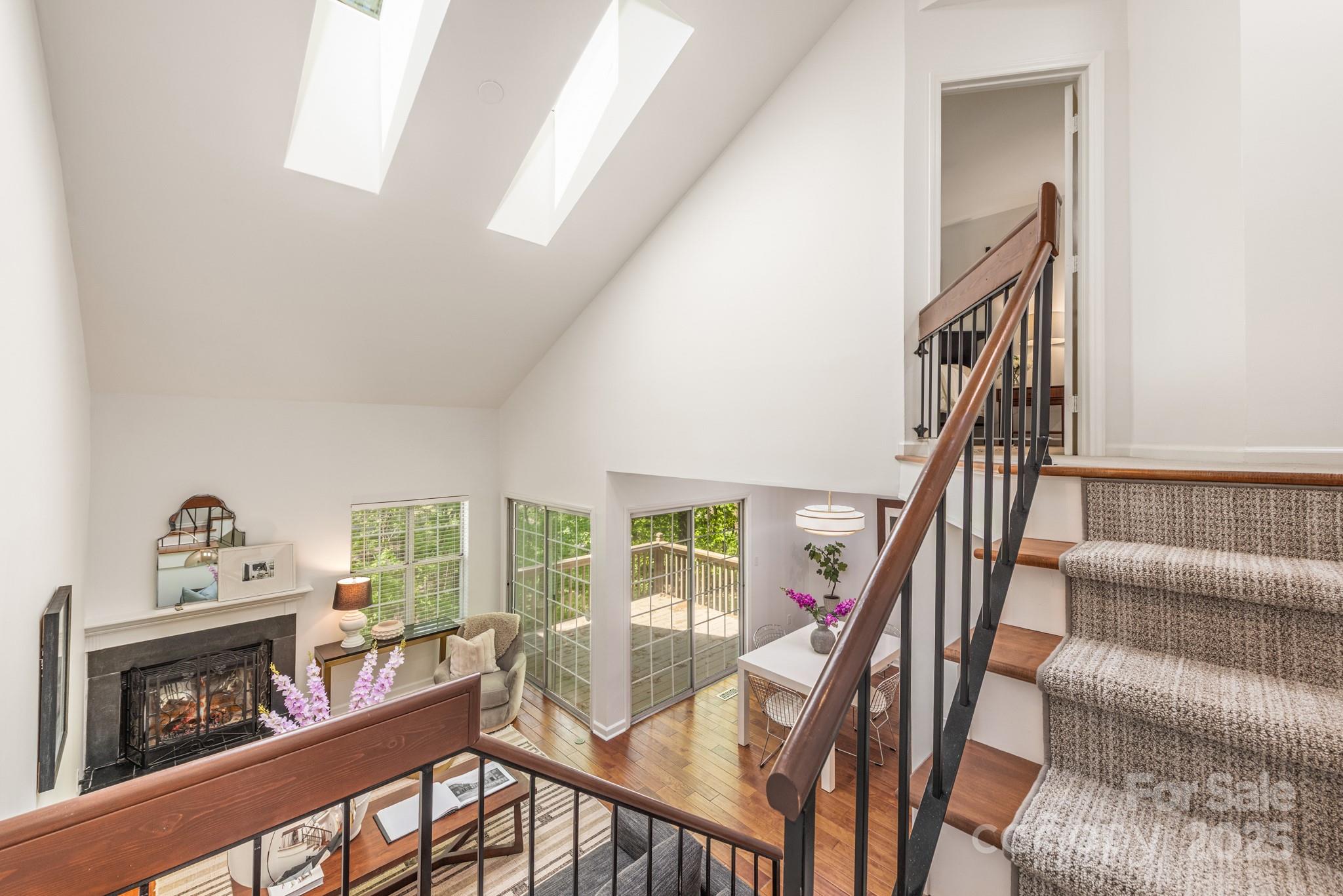 9012 Saint Thomas Lane