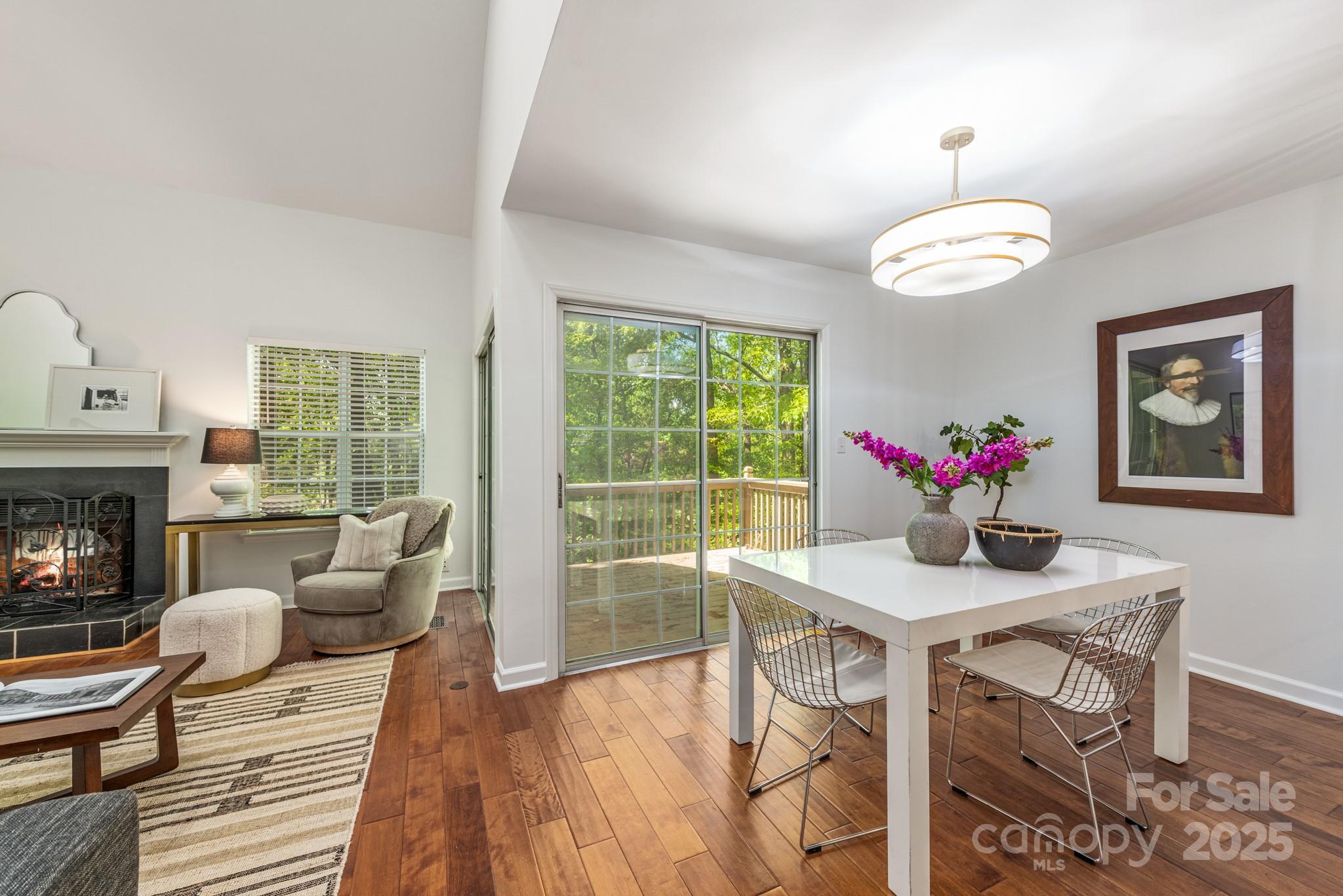 9012 Saint Thomas Lane