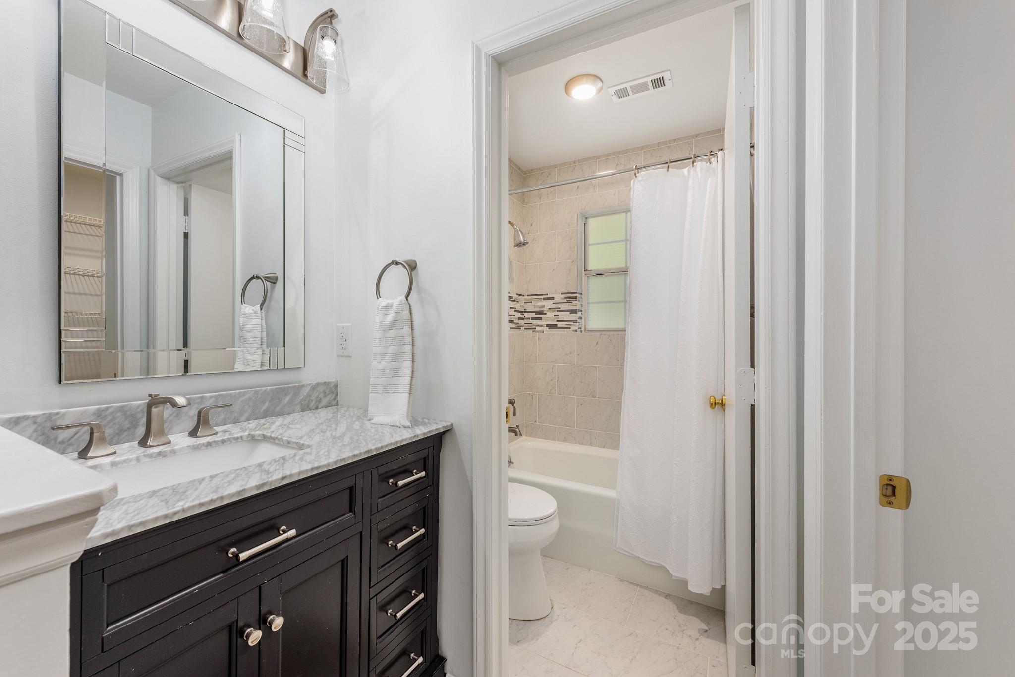 9012 Saint Thomas Lane