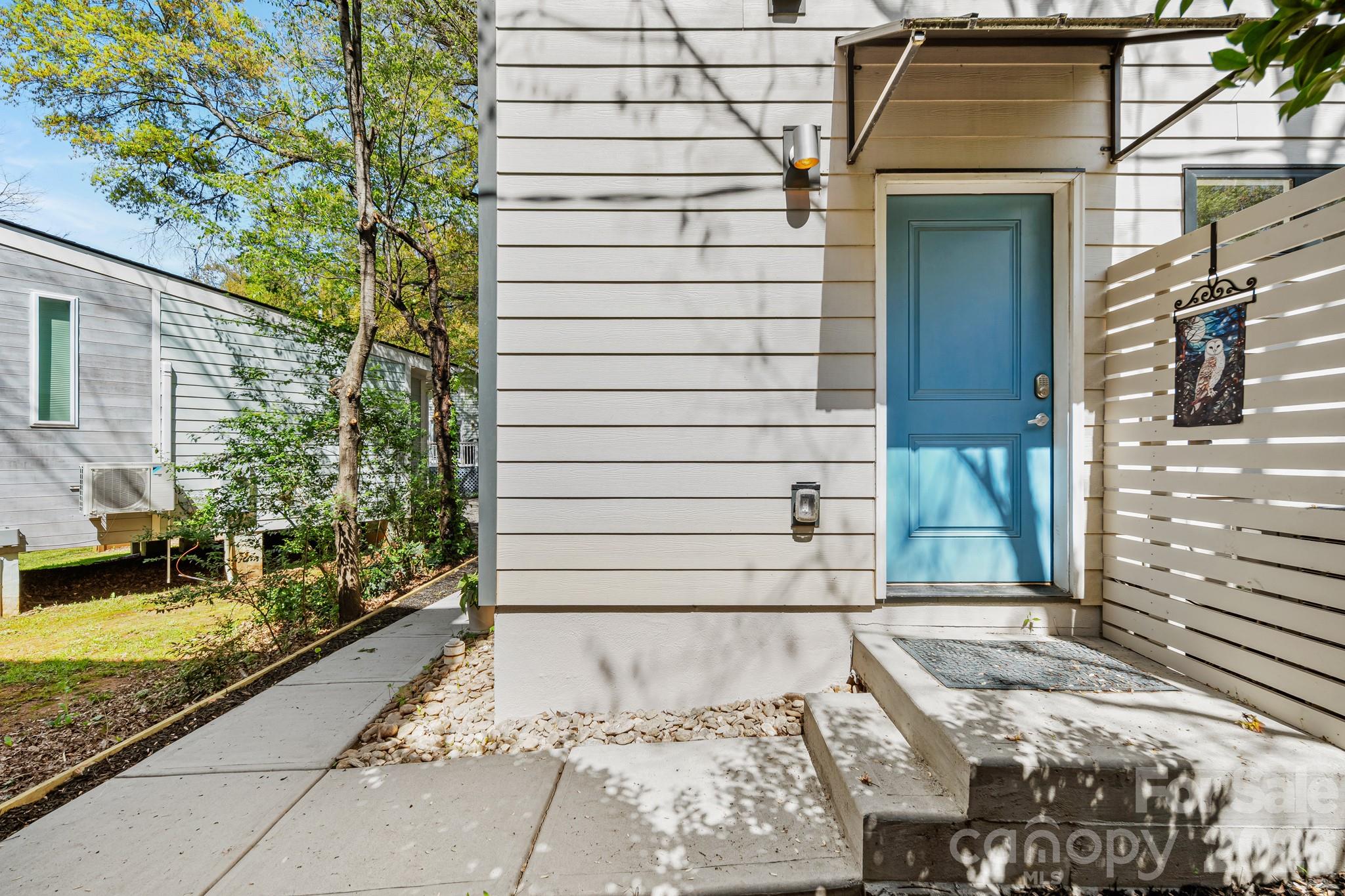 1115 Greenleaf Avenue Unit: B