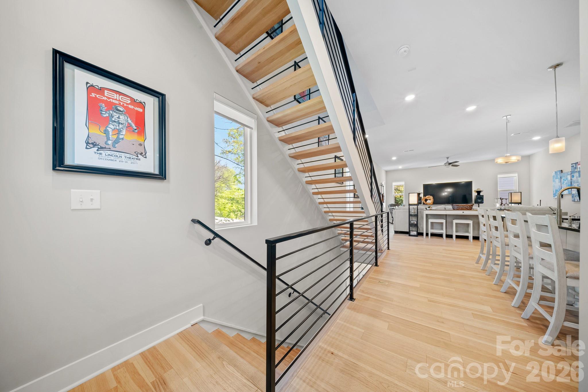 1115 Greenleaf Avenue Unit: B