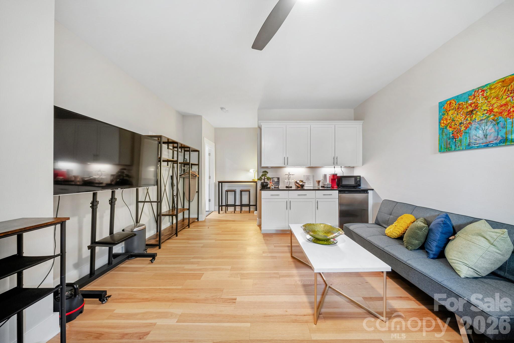 1115 Greenleaf Avenue Unit: B