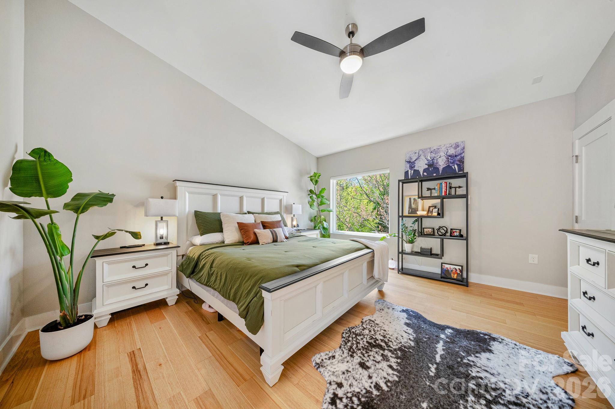 1115 Greenleaf Avenue Unit: B