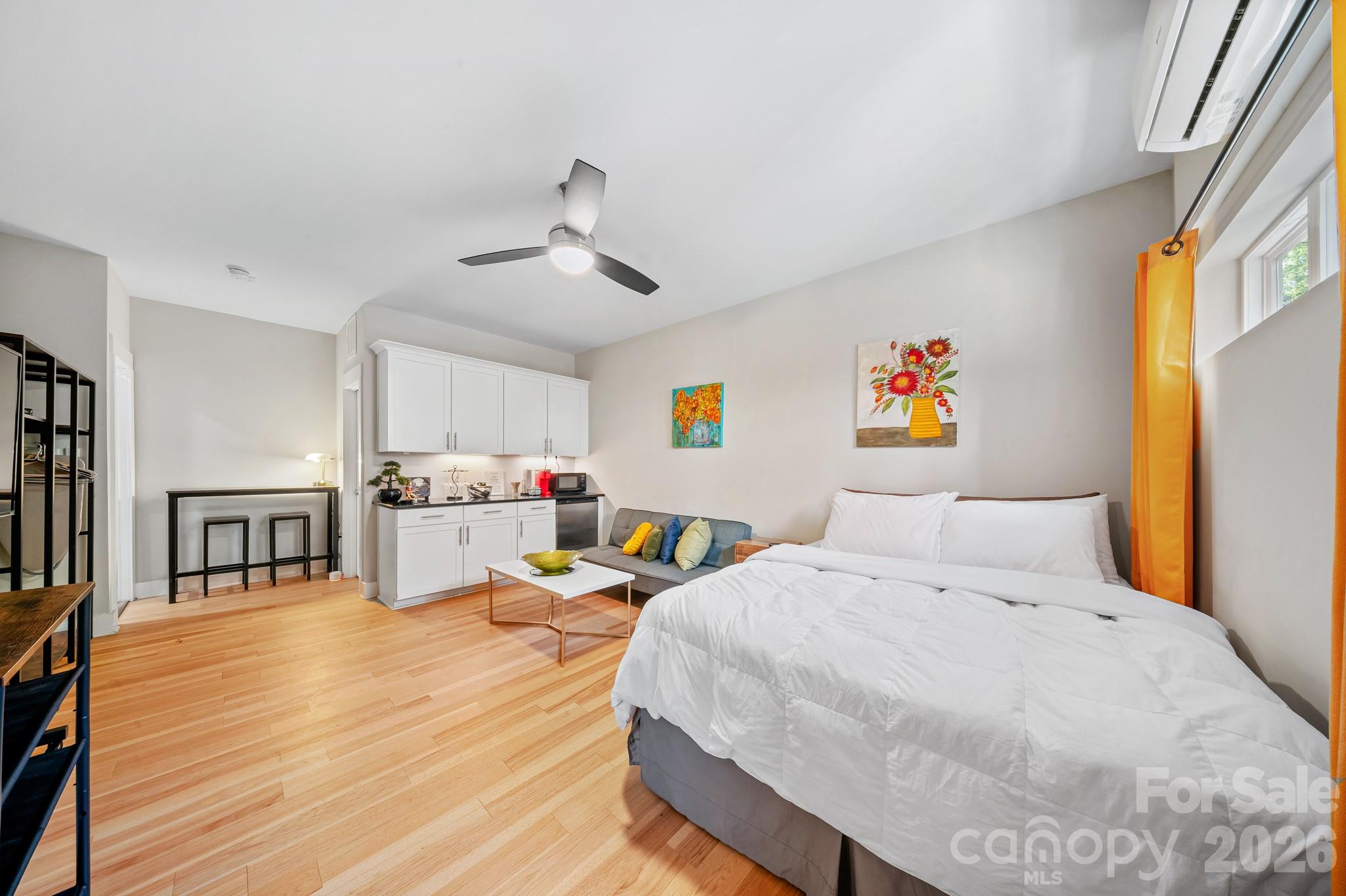 1115 Greenleaf Avenue Unit: B