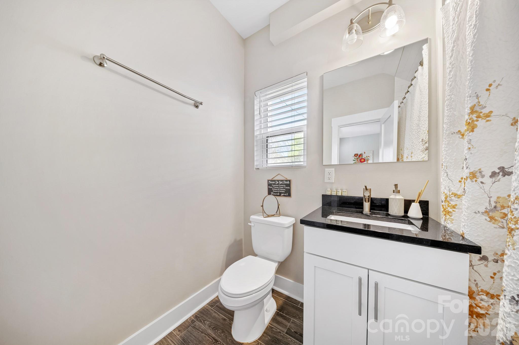 1115 Greenleaf Avenue Unit: B