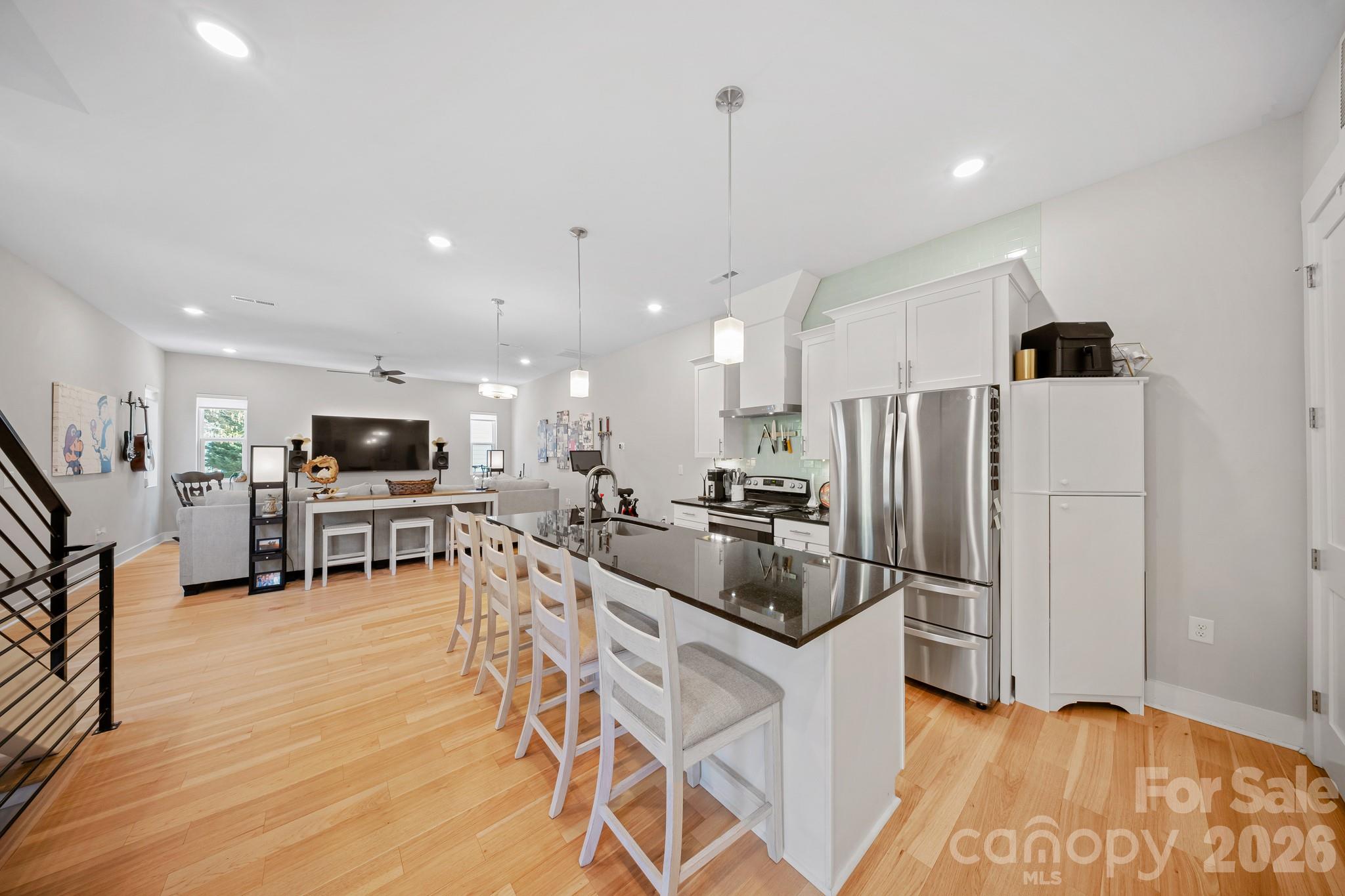 1115 Greenleaf Avenue Unit: B