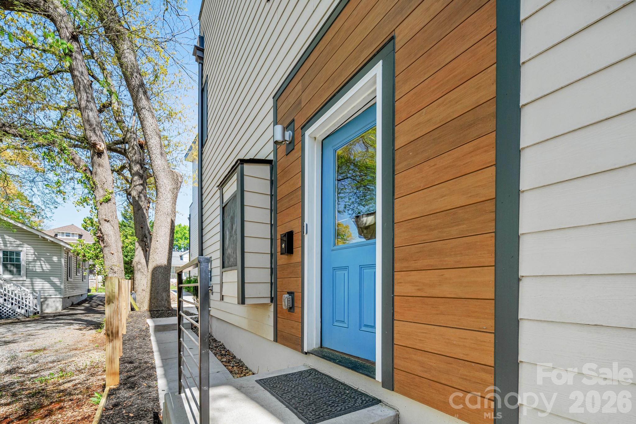 1115 Greenleaf Avenue Unit: B