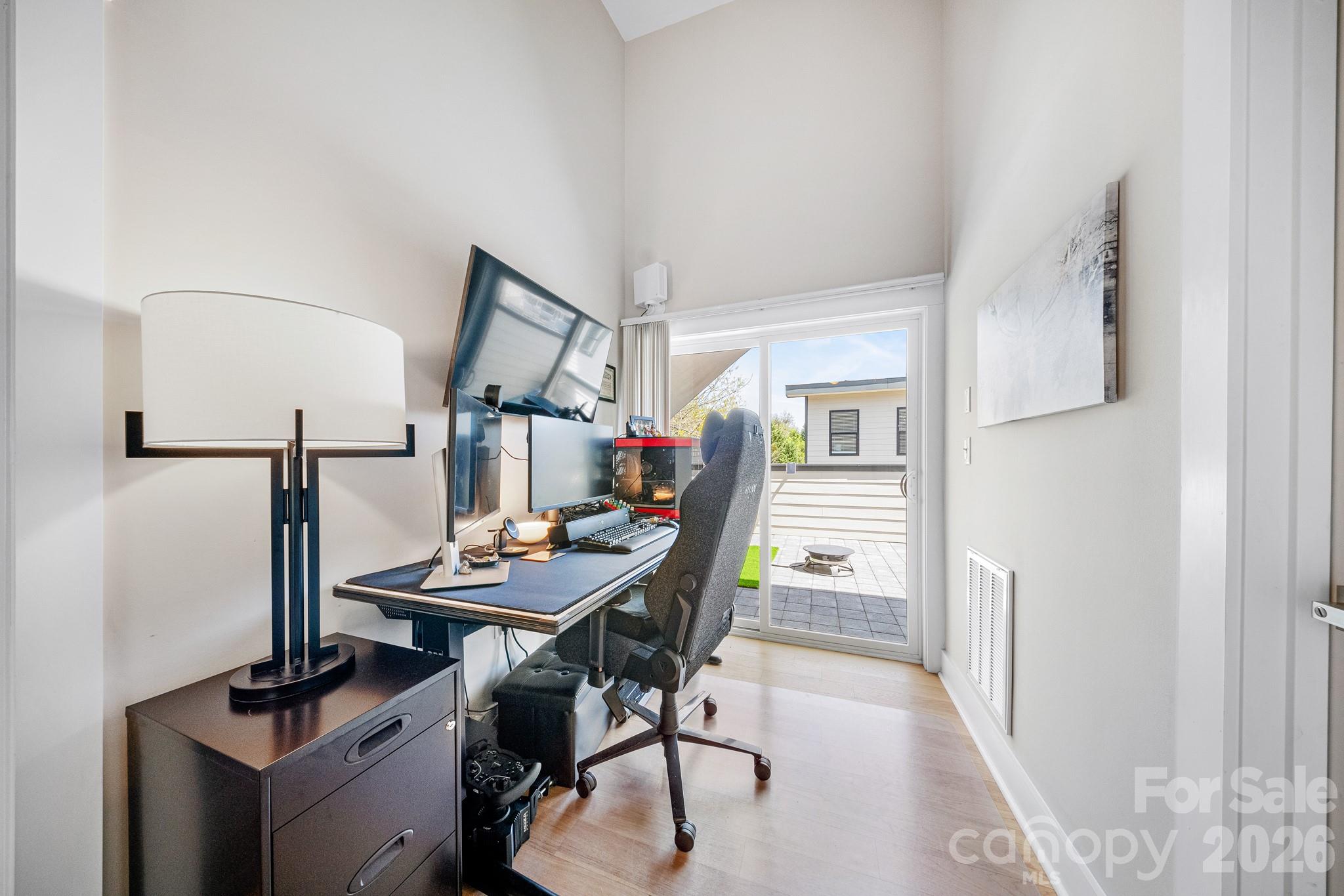 1115 Greenleaf Avenue Unit: B