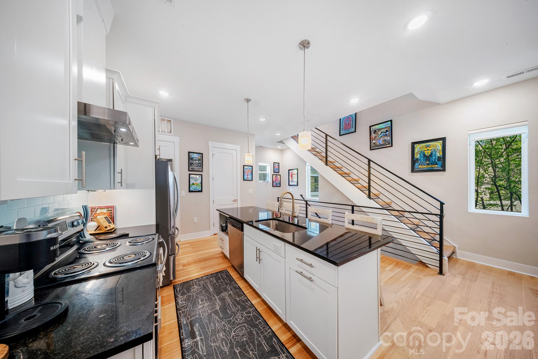 1115 Greenleaf Avenue Unit: B