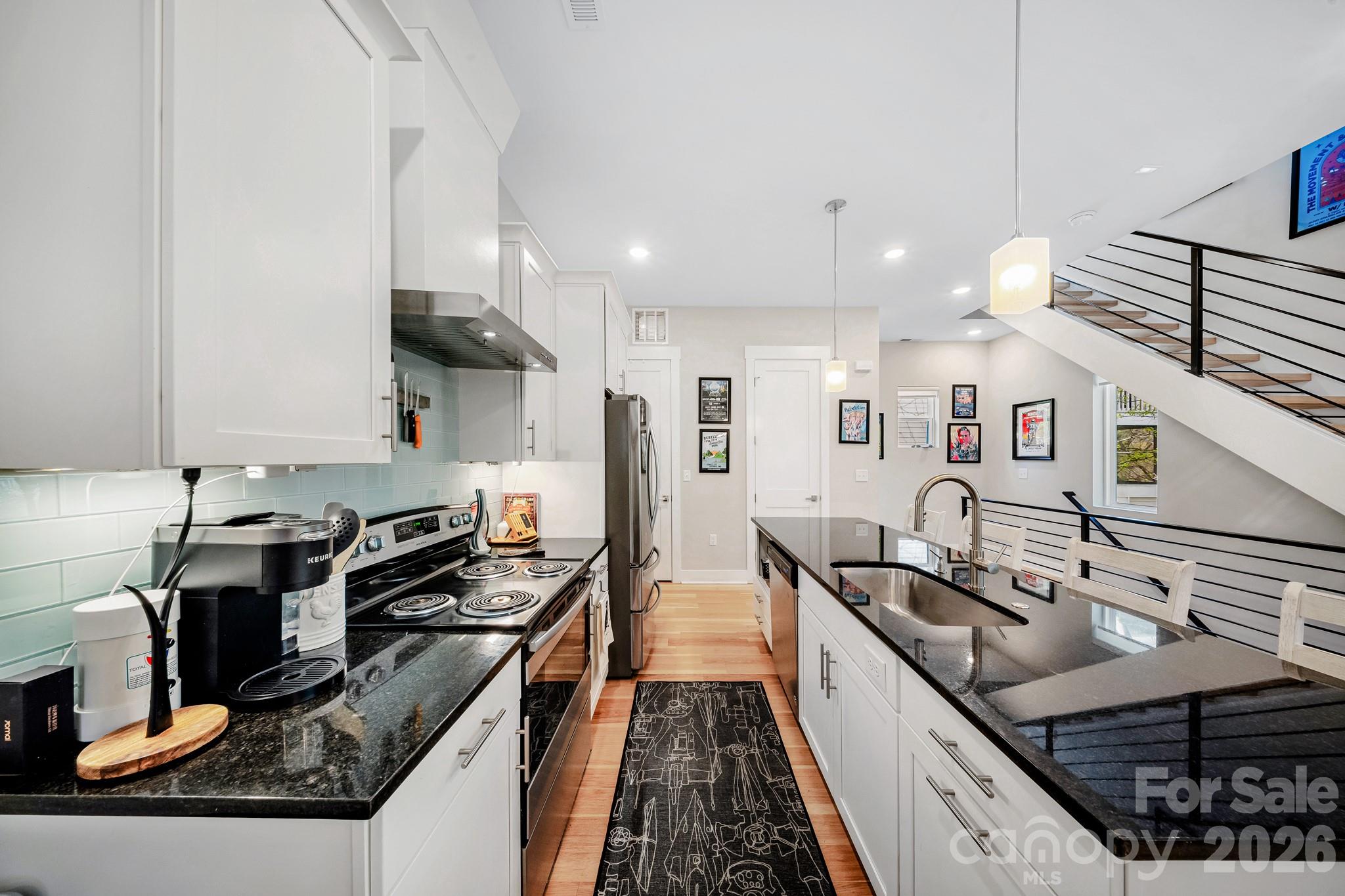 1115 Greenleaf Avenue Unit: B