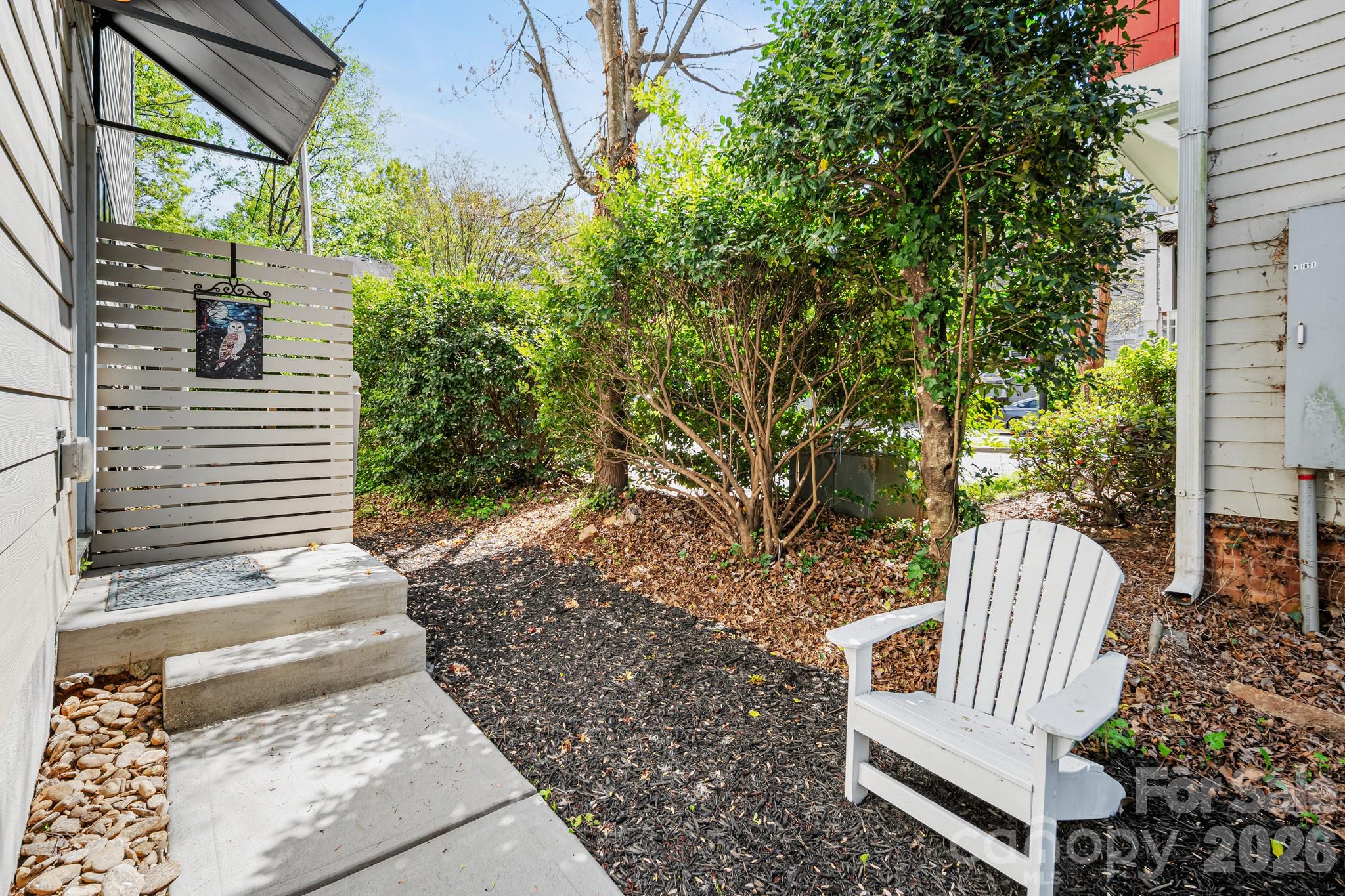 1115 Greenleaf Avenue Unit: B