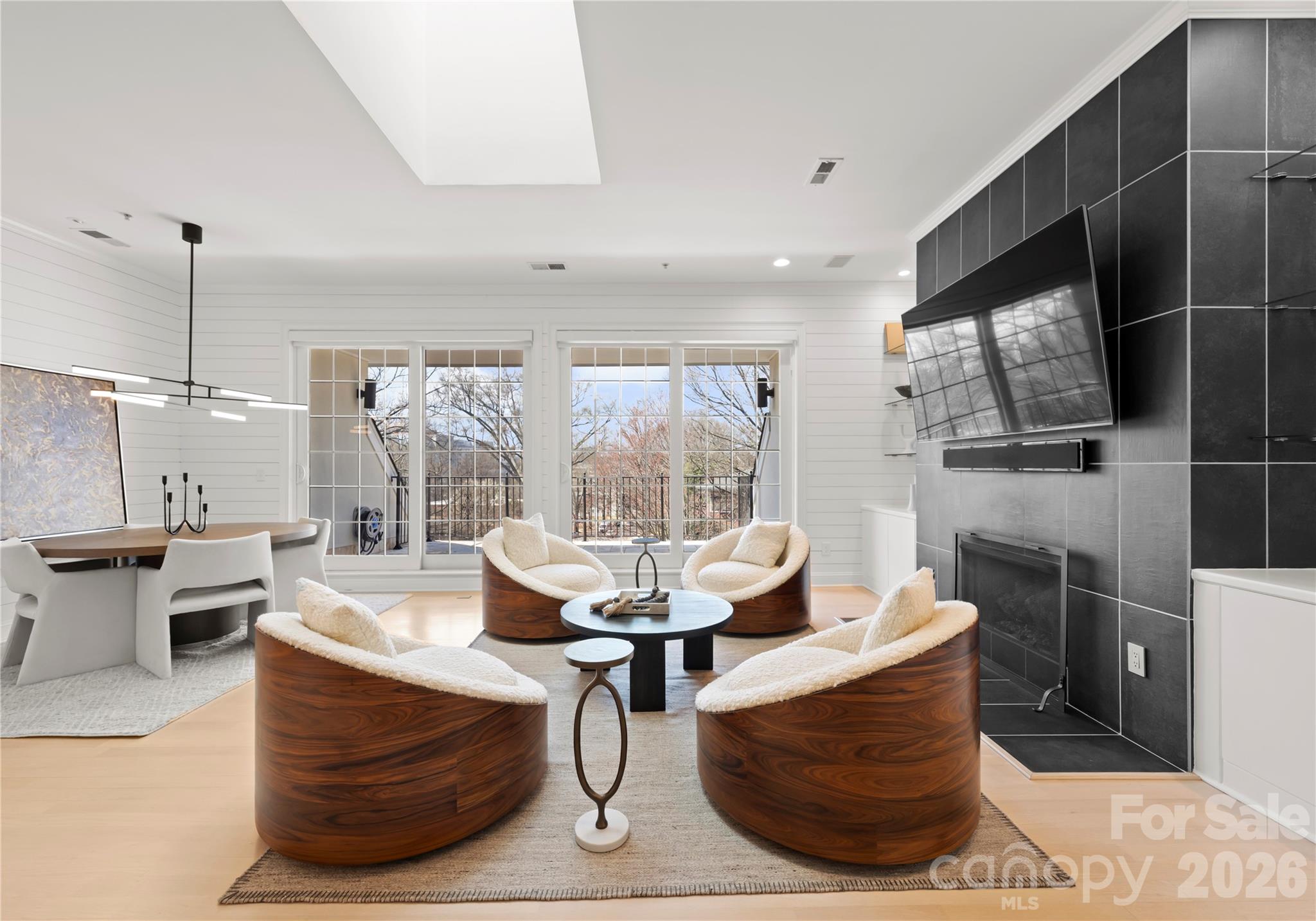 974 Queens Road