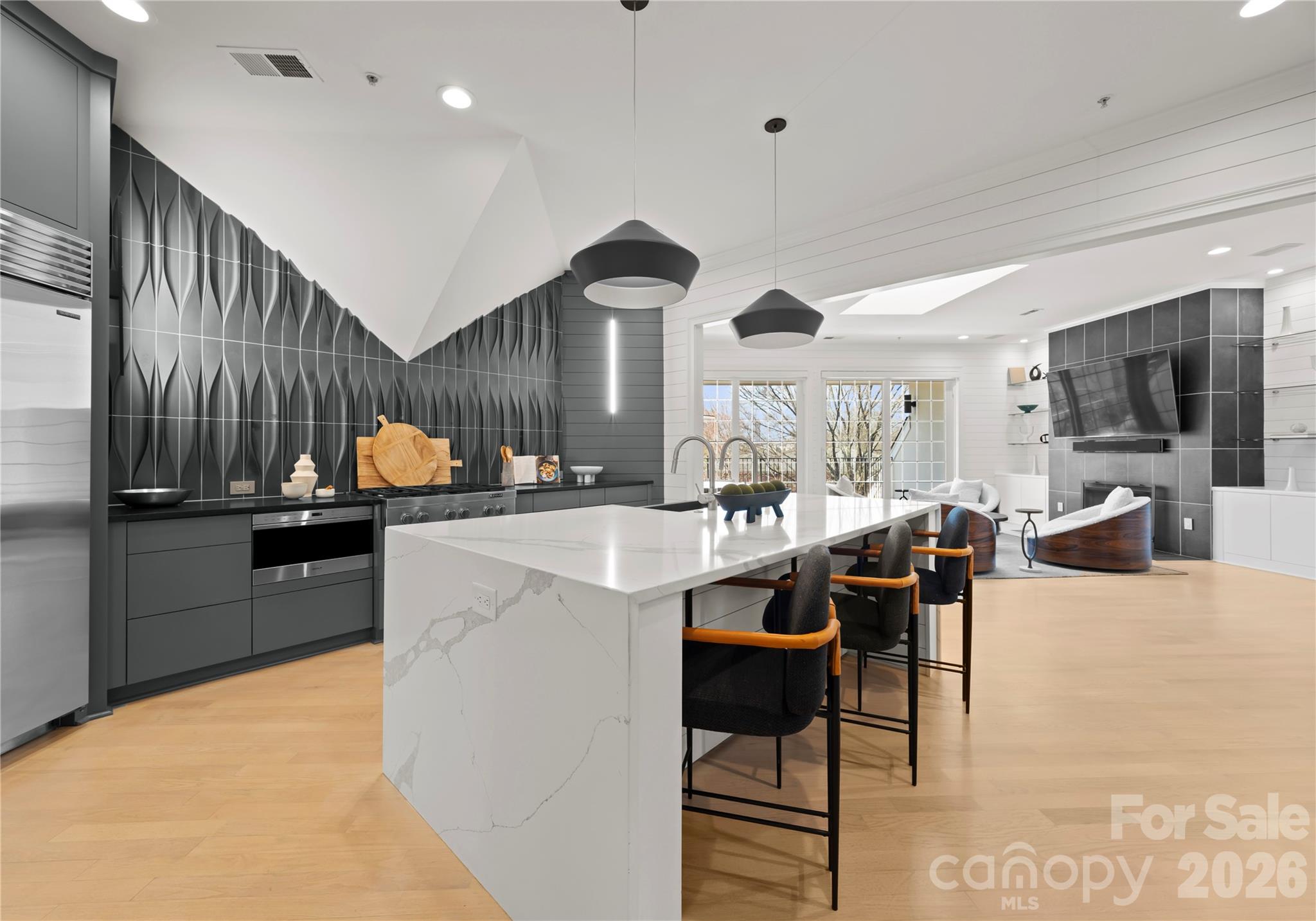 974 Queens Road