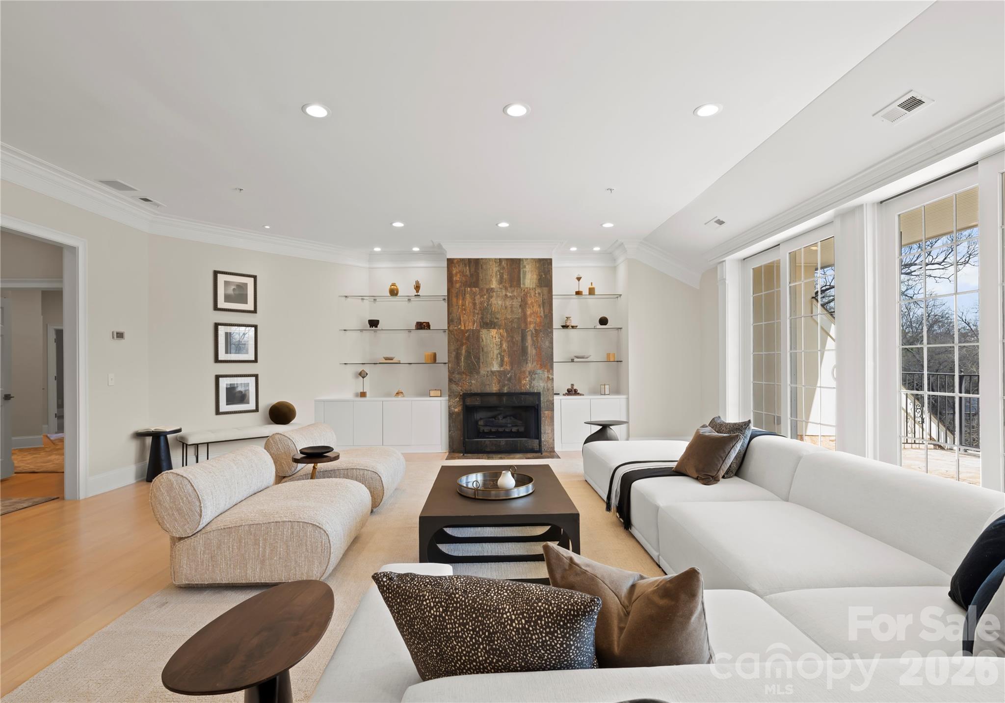 974 Queens Road