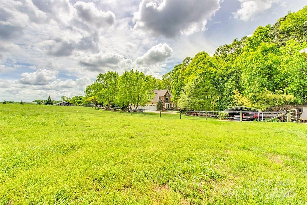 3400 Baucom Manor Road