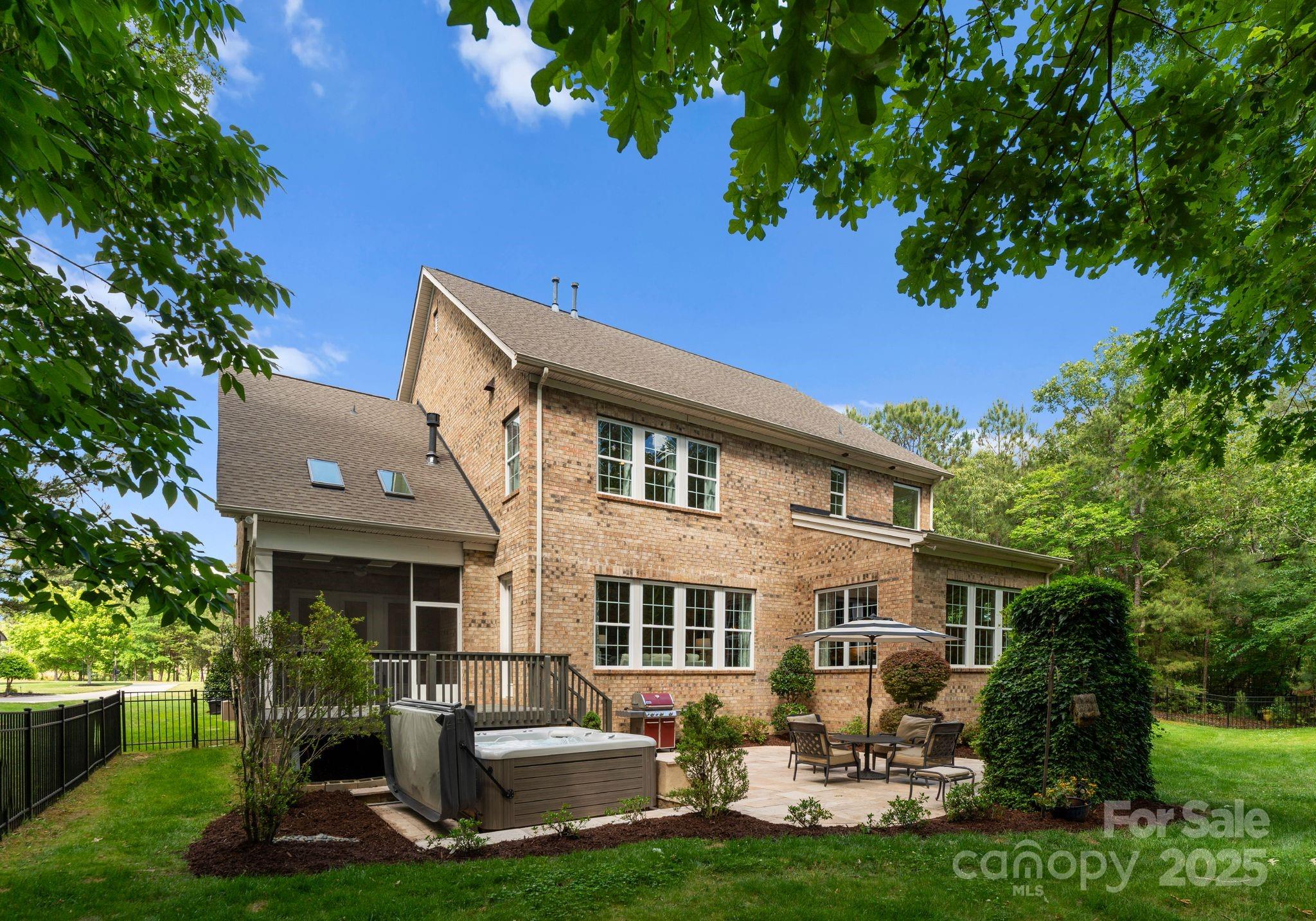 1410 Smoketree Court