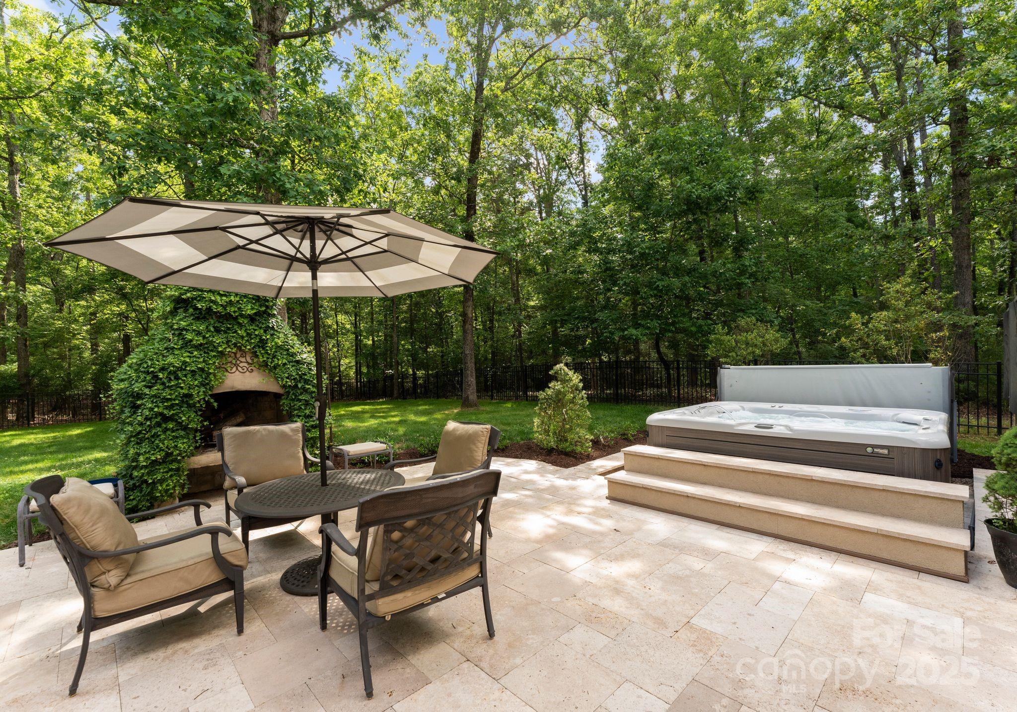 1410 Smoketree Court