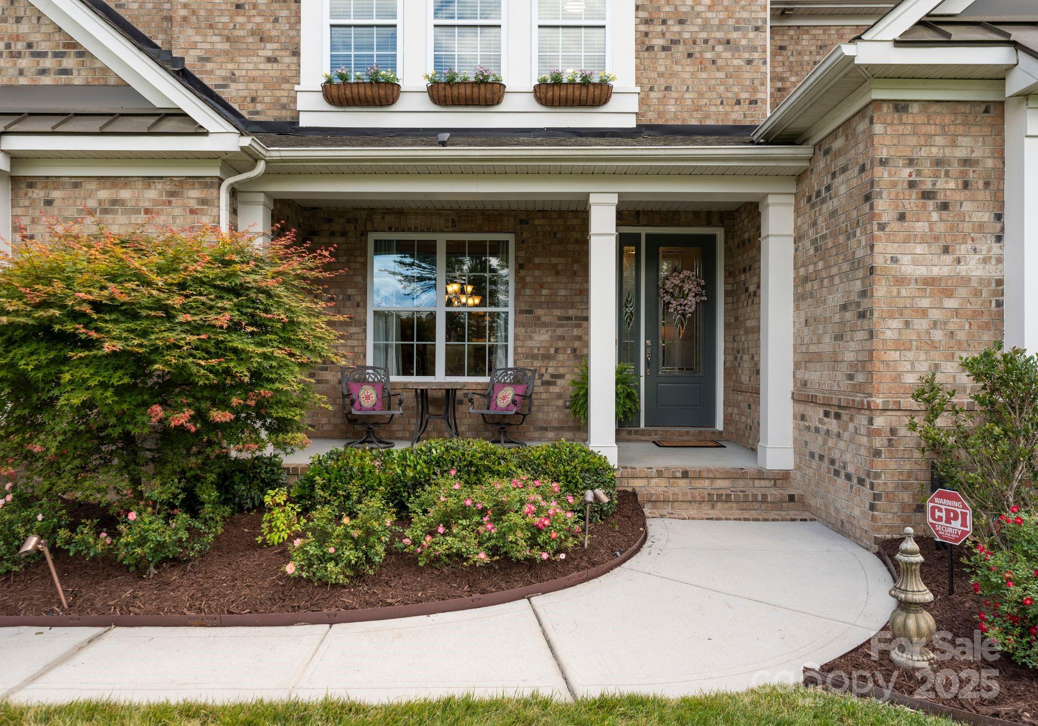 1410 Smoketree Court