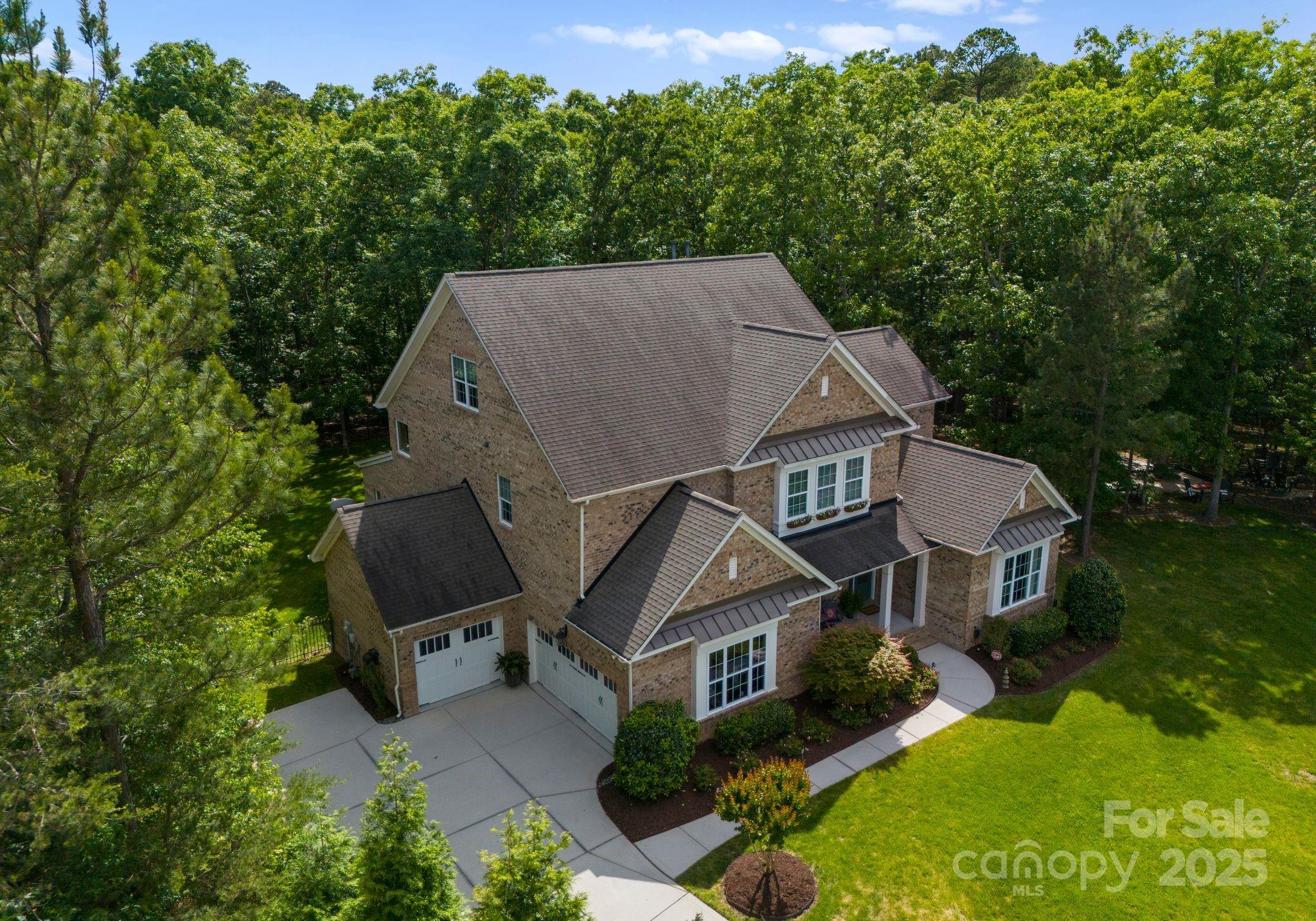 1410 Smoketree Court