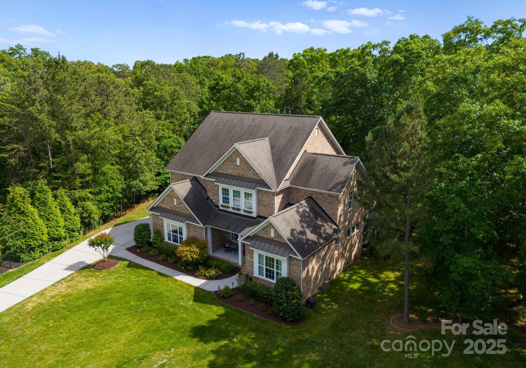 1410 Smoketree Court