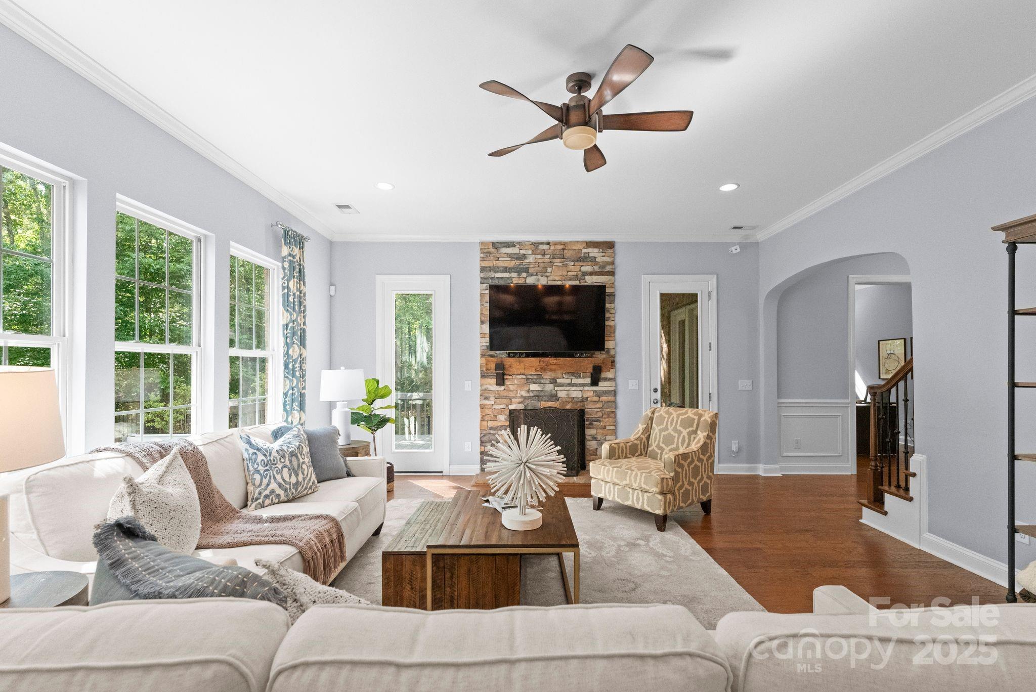1410 Smoketree Court