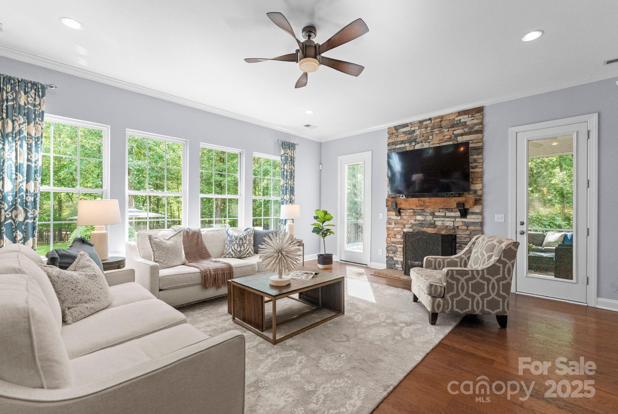 1410 Smoketree Court