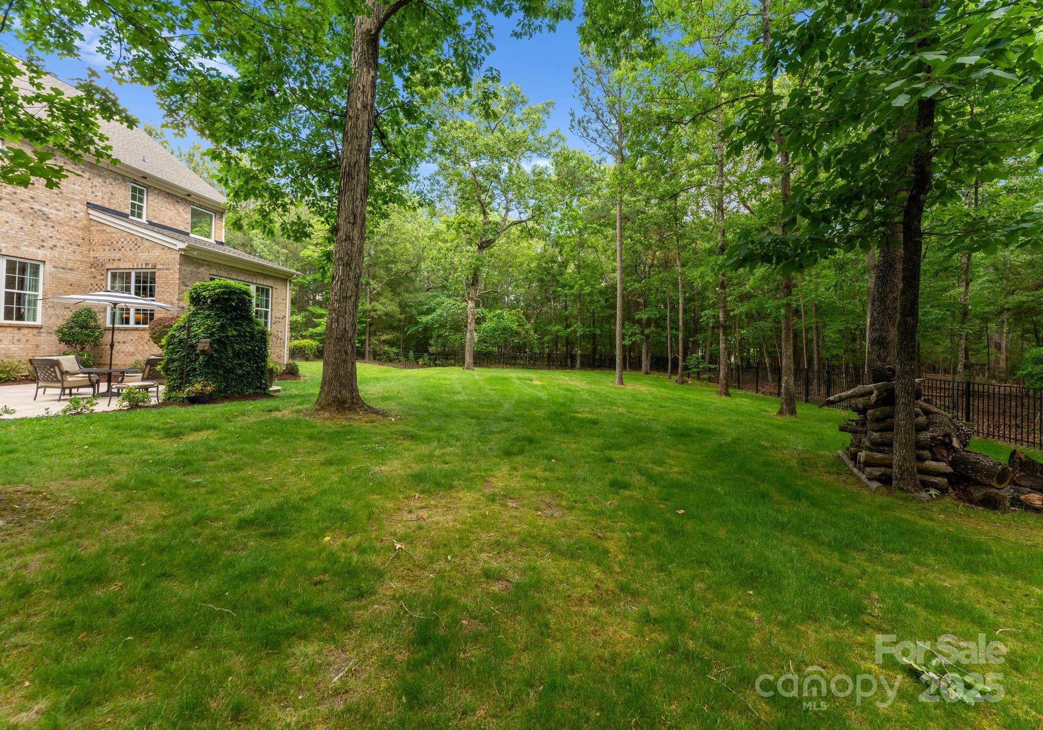 1410 Smoketree Court