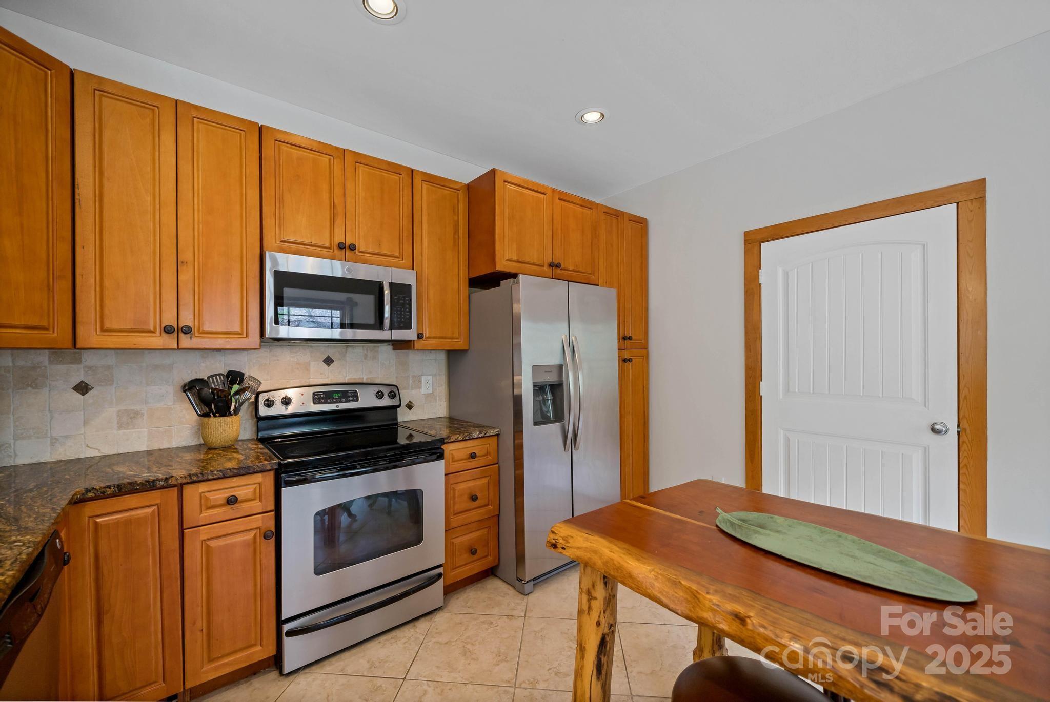 140 Spruce Hollow Road