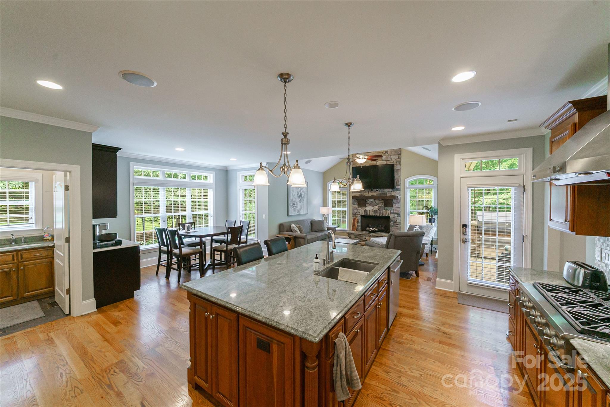 2314 Winding Oaks Trail