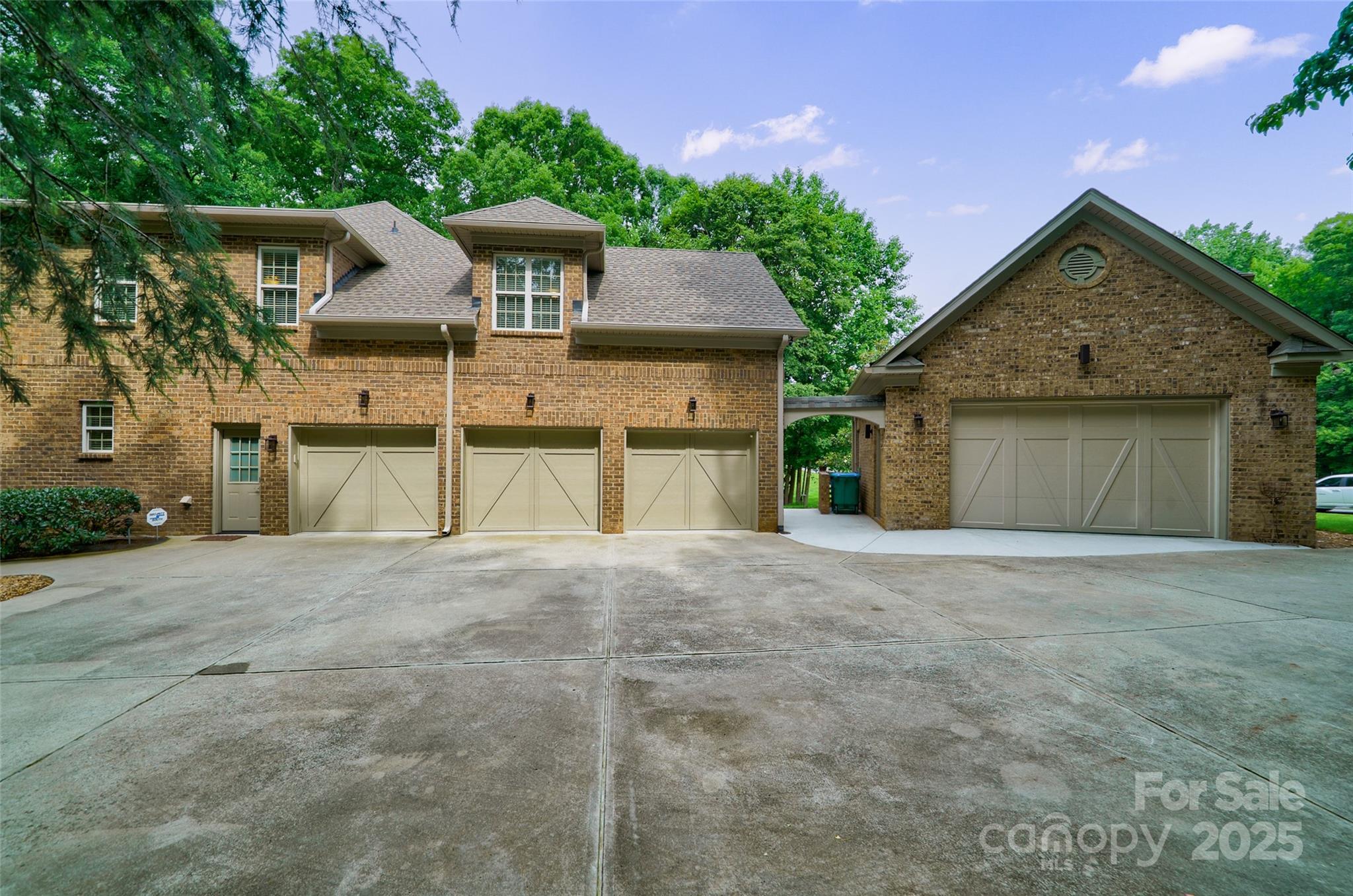 2314 Winding Oaks Trail