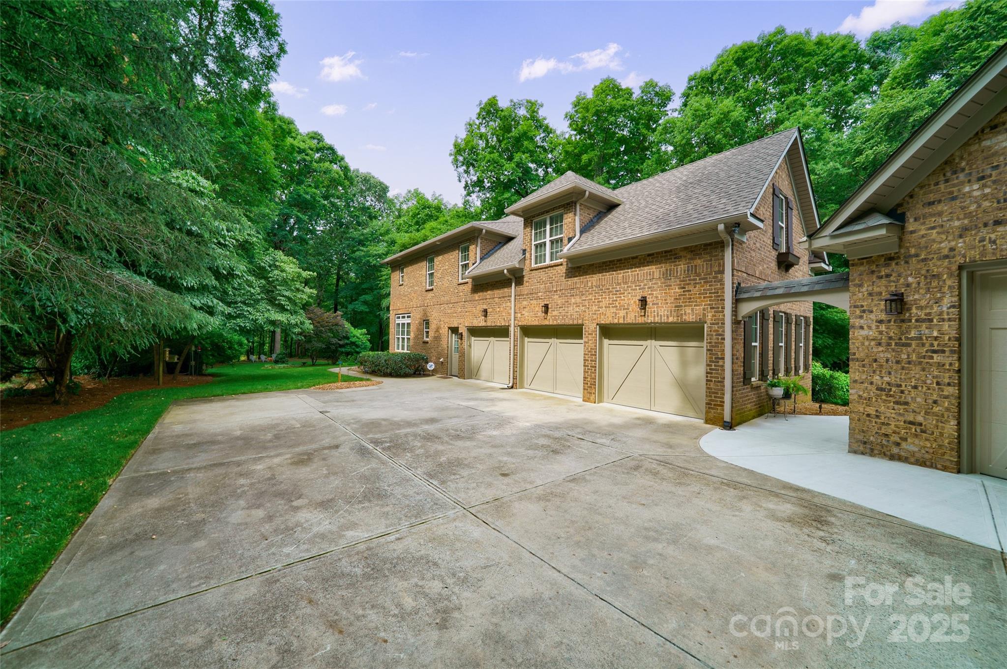 2314 Winding Oaks Trail